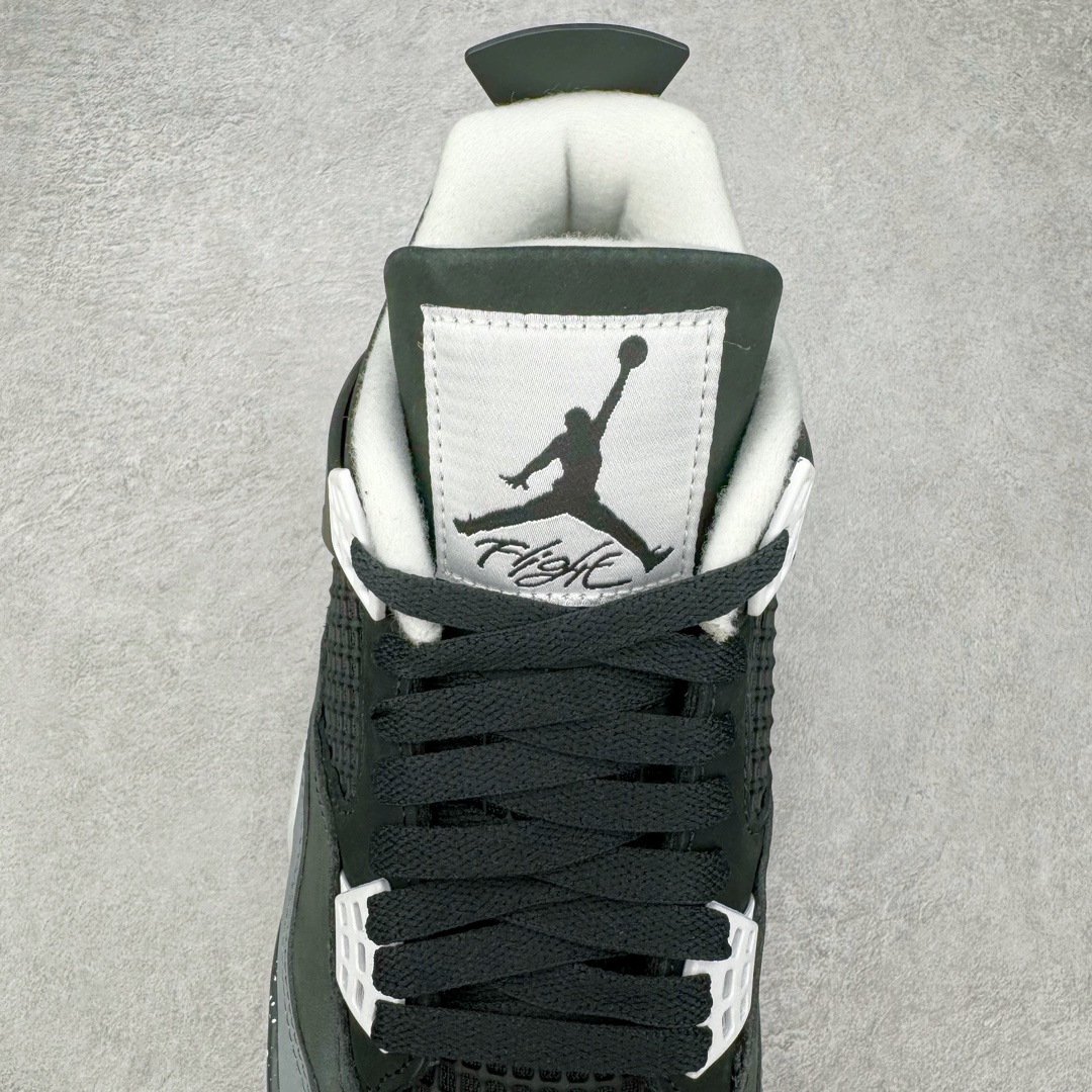 图片[5]-＃Y3纯原 Air Jordan AJ4 Retro \\\” Fear \\\” 黑白恐惧 复刻2024版 FQ8138-002 市售天花板产物 耗时半年巨作 全套原纸板楦头开发 原厂特供皮料加持 确保原汁原味 完美呈现四代版型 一比一鞋头弧度高度鞋身弧度 数据细节工艺流程均保持原鞋一致 原厂TPU网格鞋带扣 正确内里网布 菱角分明不变形无多余毛边 柔软性质感一致于原鞋 市场唯一原厂鞋扣模具 背面可见隐藏注塑口 原厂织唛标 原厂飞人电绣工艺 尾指中部跳三针 独家绑鞋带手法 印刷中底布 四线拉帮 米色美纹纸贴合固定 进口港宝加持 后跟自然饱满 全鞋荧光划线卡点 追求极致完美 每一双都是工艺品 多重QC质检 超越公司货的品控标准 实实在在的免检产品 尺码：40.5 41 42 42.5 43 44 44.5 45 46 47.5 48.5-选品中心