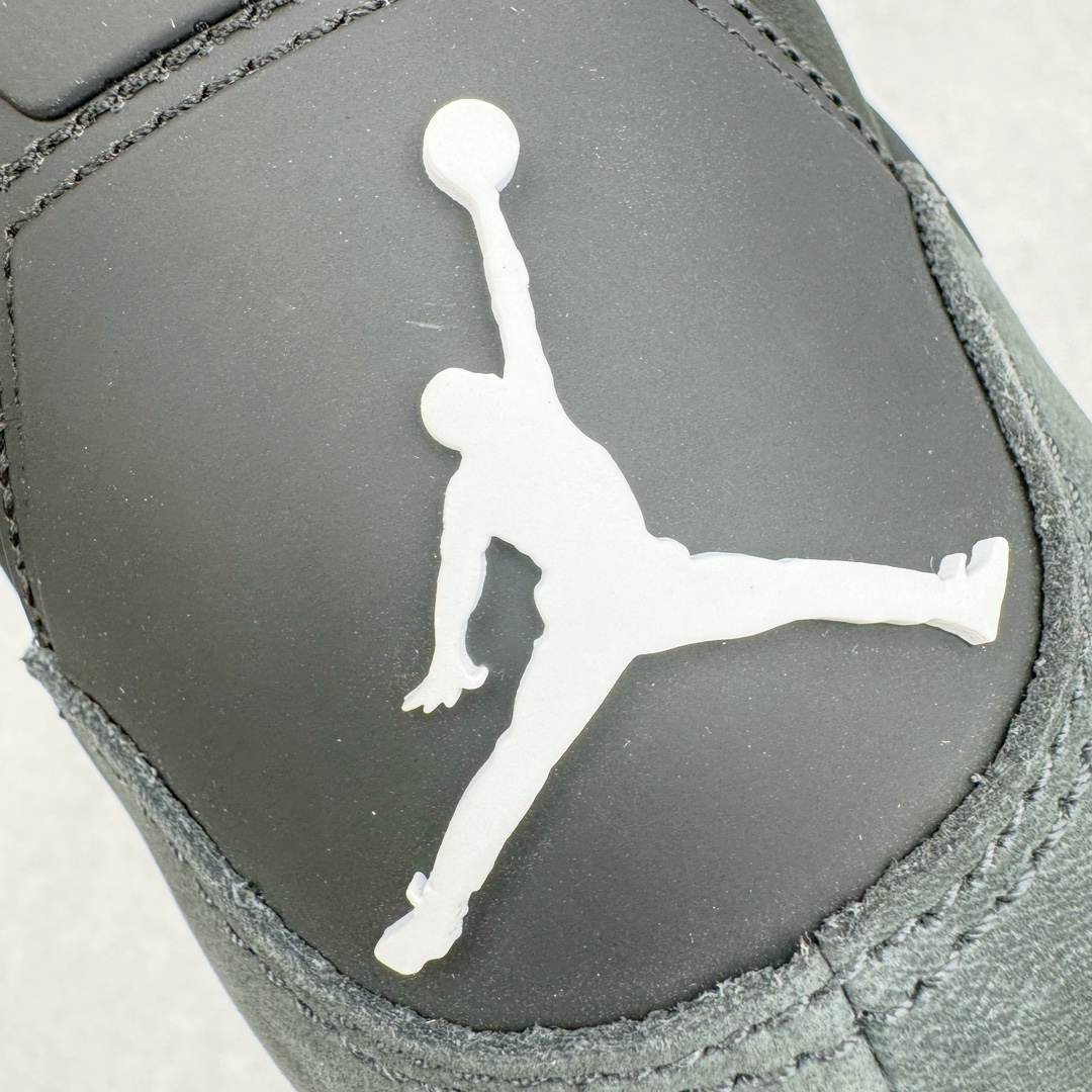 图片[12]-＃Y3纯原 Air Jordan AJ4 Retro \\\” Fear \\\” 黑白恐惧 复刻2024版 FQ8138-002 市售天花板产物 耗时半年巨作 全套原纸板楦头开发 原厂特供皮料加持 确保原汁原味 完美呈现四代版型 一比一鞋头弧度高度鞋身弧度 数据细节工艺流程均保持原鞋一致 原厂TPU网格鞋带扣 正确内里网布 菱角分明不变形无多余毛边 柔软性质感一致于原鞋 市场唯一原厂鞋扣模具 背面可见隐藏注塑口 原厂织唛标 原厂飞人电绣工艺 尾指中部跳三针 独家绑鞋带手法 印刷中底布 四线拉帮 米色美纹纸贴合固定 进口港宝加持 后跟自然饱满 全鞋荧光划线卡点 追求极致完美 每一双都是工艺品 多重QC质检 超越公司货的品控标准 实实在在的免检产品 尺码：40.5 41 42 42.5 43 44 44.5 45 46 47.5 48.5-选品中心