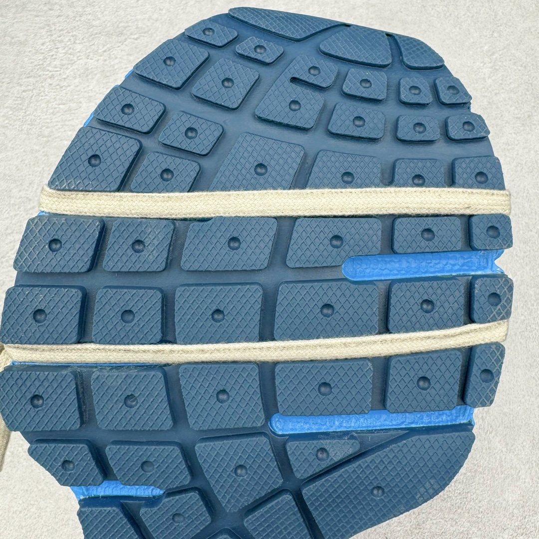 图片[19]-＃VG零售版 BALENCIAGA 3XL Sneakers 巴黎世家十代网布系带低帮走秀复古老爹鞋 全套原纸板楦头开发 最原汁原味的灵魂版型 全鞋荧光划线卡点 胶水把控整洁度追求极致完美 每一双都是工艺品 多重QC质检 超越公司货的品控标准 实实在在的免检产品 原盒原配 正确字体电绣 粗细、位置、大小正确 侧边TPU 透气孔匹配意产原版 正确分离大底 TPU软底 原版一致大底LOGO 立体感十足 原厂皮料水洗做旧 采购原厂网纱 不含皮革 网布材料和聚氨酯 磨损效果 鞋头边缘和后帮 Balenciaga 徽标 鞋面和后跟凸印尺码 鞋舌 3XL 橡胶品牌标识和反光细节 鞋帮拉袢和鞋舌拉祥 配反光细节 备用鞋带在鞋履前侧 可在穿着前取下 便于不同造型搭配 正常尺码 尺码：35 36 37 38 39 40 41 42 43 44 45 46-选品中心