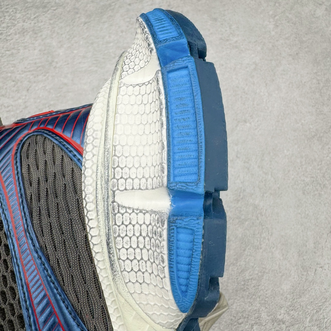 图片[14]-＃VG零售版 BALENCIAGA 3XL Sneakers 巴黎世家十代网布系带低帮走秀复古老爹鞋 全套原纸板楦头开发 最原汁原味的灵魂版型 全鞋荧光划线卡点 胶水把控整洁度追求极致完美 每一双都是工艺品 多重QC质检 超越公司货的品控标准 实实在在的免检产品 原盒原配 正确字体电绣 粗细、位置、大小正确 侧边TPU 透气孔匹配意产原版 正确分离大底 TPU软底 原版一致大底LOGO 立体感十足 原厂皮料水洗做旧 采购原厂网纱 不含皮革 网布材料和聚氨酯 磨损效果 鞋头边缘和后帮 Balenciaga 徽标 鞋面和后跟凸印尺码 鞋舌 3XL 橡胶品牌标识和反光细节 鞋帮拉袢和鞋舌拉祥 配反光细节 备用鞋带在鞋履前侧 可在穿着前取下 便于不同造型搭配 正常尺码 尺码：35 36 37 38 39 40 41 42 43 44 45 46-选品中心