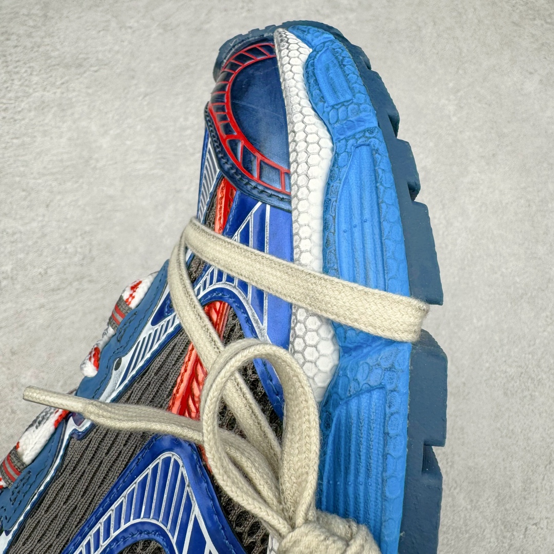 图片[18]-＃VG零售版 BALENCIAGA 3XL Sneakers 巴黎世家十代网布系带低帮走秀复古老爹鞋 全套原纸板楦头开发 最原汁原味的灵魂版型 全鞋荧光划线卡点 胶水把控整洁度追求极致完美 每一双都是工艺品 多重QC质检 超越公司货的品控标准 实实在在的免检产品 原盒原配 正确字体电绣 粗细、位置、大小正确 侧边TPU 透气孔匹配意产原版 正确分离大底 TPU软底 原版一致大底LOGO 立体感十足 原厂皮料水洗做旧 采购原厂网纱 不含皮革 网布材料和聚氨酯 磨损效果 鞋头边缘和后帮 Balenciaga 徽标 鞋面和后跟凸印尺码 鞋舌 3XL 橡胶品牌标识和反光细节 鞋帮拉袢和鞋舌拉祥 配反光细节 备用鞋带在鞋履前侧 可在穿着前取下 便于不同造型搭配 正常尺码 尺码：35 36 37 38 39 40 41 42 43 44 45 46-选品中心