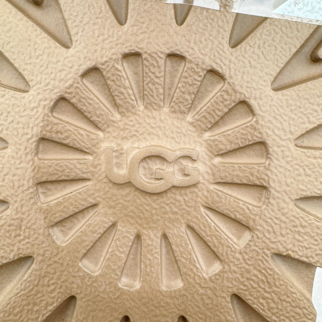 图片[18]-＃SP原厂 UGG 6501 单丝带蝴蝶结秋冬羊皮毛一体雪地靴 全鞋采用ZP同厂 隆丰A级澳洲进口羊皮毛一体 品牌代工厂生产线 完全遵循ZP工艺流程 代工厂原厂版师 秉承无原鞋不开发选择 注重每一处细节 市面最正版型 TREADLITE\\\”轻翼\\\”科技外底 轻便/耐用/柔韧/桩型【售后郑重承诺】一个月内若出现重大脱胶/断底等质量问题 直接为您换新！尺码：35 36 37 38 39 40-选品中心