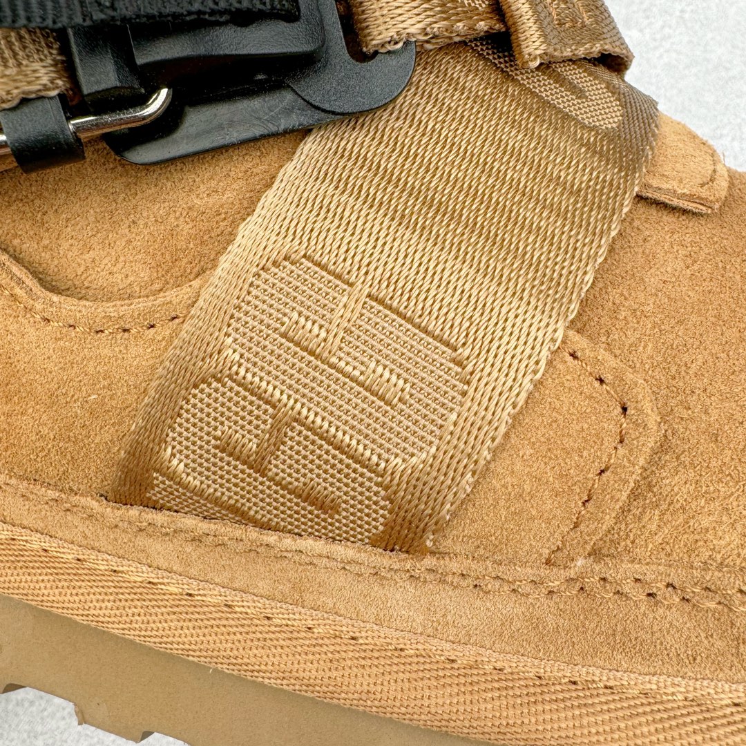 图片[18]-＃SP原厂 UGG 5013 卡扣男款秋冬羊皮毛一体雪地靴 全鞋采用ZP同厂 隆丰A级澳洲进口羊皮毛一体 品牌代工厂生产线 完全遵循ZP工艺流程 代工厂原厂版师 秉承无原鞋不开发选择 注重每一处细节 市面最正版型 TREADLITE\\\”轻翼\\\”科技外底 轻便/耐用/柔韧/桩型【售后郑重承诺】一个月内若出现重大脱胶/断底等质量问题 直接为您换新！尺码：40 41 42 43 44-选品中心