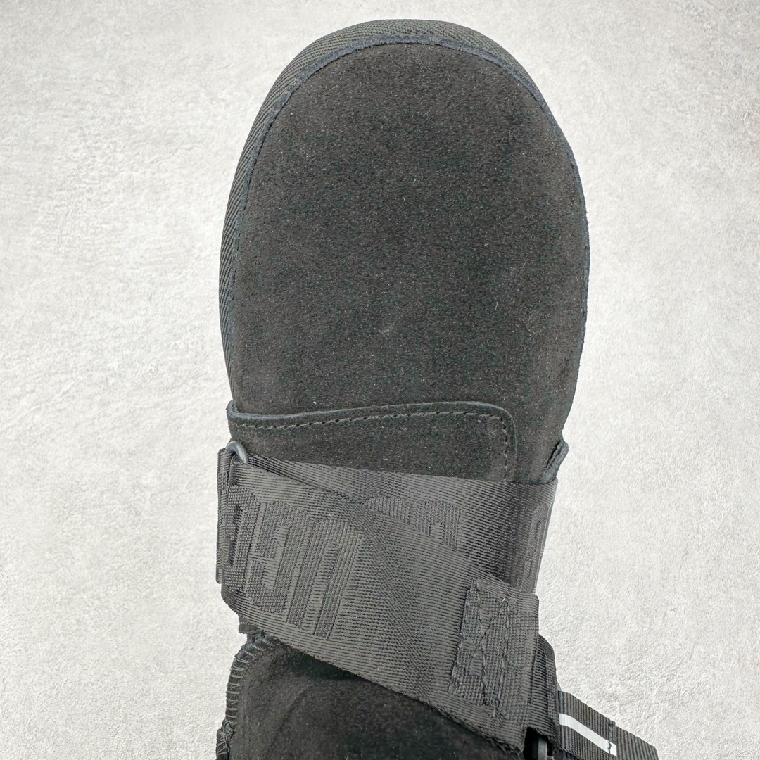 图片[4]-＃纯原 UGG 4526 秋冬羊皮毛一体雪地靴 全鞋采用ZP同厂 隆丰A级澳洲进口羊皮毛一体 品牌代工厂生产线 完全遵循ZP工艺流程 代工厂原厂版师 秉承无原鞋不开发选择 注重每一处细节 市面最正版型 TREADLITE\\\”轻翼\\\”科技外底 轻便/耐用/柔韧/桩型【售后郑重承诺】一个月内若出现重大脱胶/断底等质量问题 直接为您换新！尺码：40 41 42 43 44-选品中心