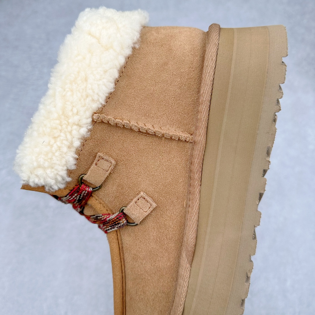 图片[7]-＃纯原 UGG 3954 秋冬羊皮毛一体雪地靴 全鞋采用ZP同厂 隆丰A级澳洲进口羊皮毛一体 品牌代工厂生产线 完全遵循ZP工艺流程 代工厂原厂版师 秉承无原鞋不开发选择 注重每一处细节 市面最正版型 TREADLITE\\\”轻翼\\\”科技外底 轻便/耐用/柔韧/桩型【售后郑重承诺】一个月内若出现重大脱胶/断底等质量问题 直接为您换新！尺码：35 36 37 38 39 40-选品中心