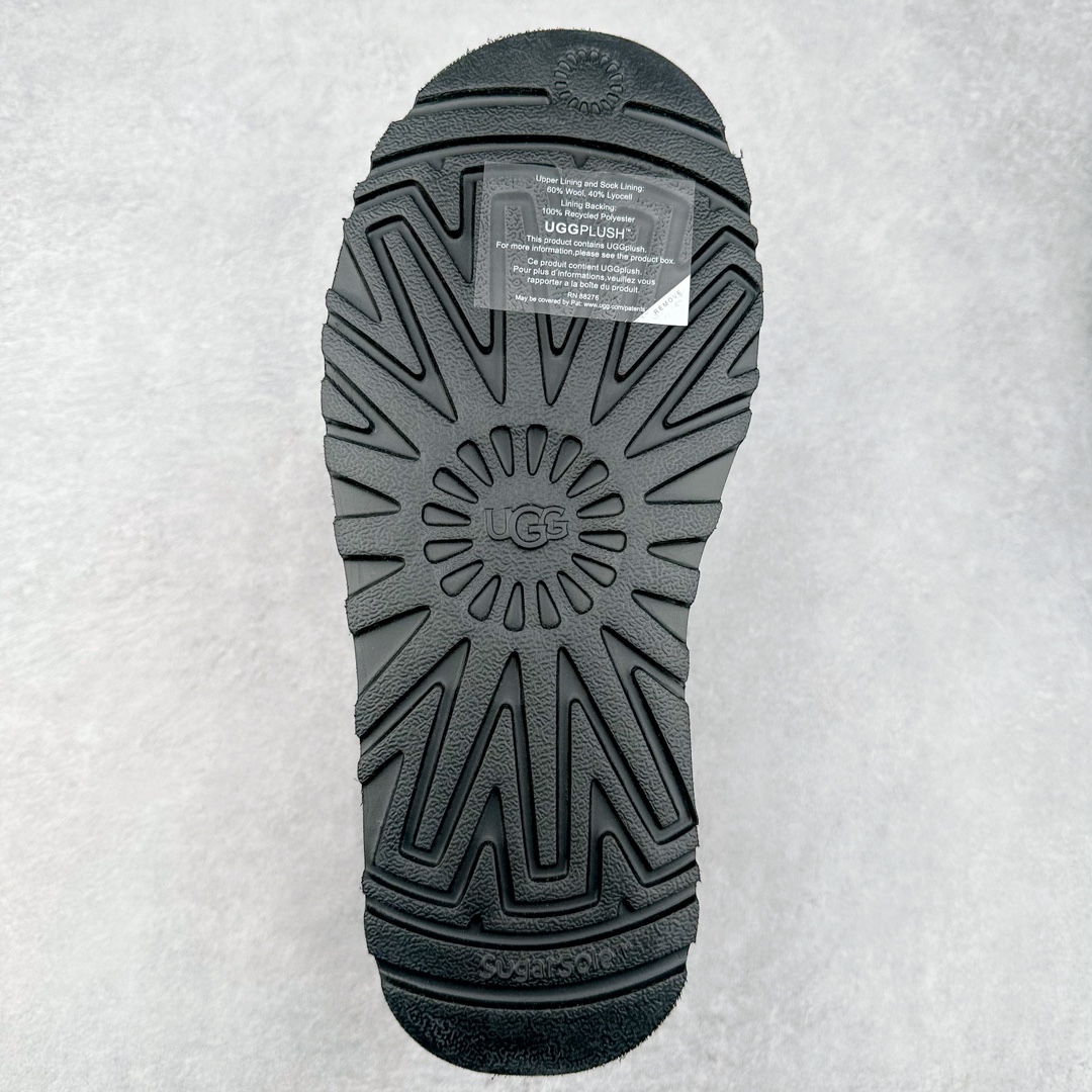 图片[9]-＃纯原 UGG 3954 秋冬羊皮毛一体雪地靴 全鞋采用ZP同厂 隆丰A级澳洲进口羊皮毛一体 品牌代工厂生产线 完全遵循ZP工艺流程 代工厂原厂版师 秉承无原鞋不开发选择 注重每一处细节 市面最正版型 TREADLITE\\\”轻翼\\\”科技外底 轻便/耐用/柔韧/桩型【售后郑重承诺】一个月内若出现重大脱胶/断底等质量问题 直接为您换新！尺码：35 36 37 38 39 40-选品中心