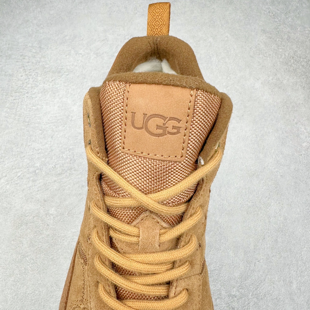 图片[5]-＃纯原 UGG 4054 秋冬羊皮毛一体雪地靴 全鞋采用ZP同厂 隆丰A级澳洲进口羊皮毛一体 品牌代工厂生产线 完全遵循ZP工艺流程 代工厂原厂版师 秉承无原鞋不开发选择 注重每一处细节 市面最正版型 TREADLITE\\\”轻翼\\\”科技外底 轻便/耐用/柔韧/桩型【售后郑重承诺】一个月内若出现重大脱胶/断底等质量问题 直接为您换新！尺码：40 41 42 43 44-选品中心