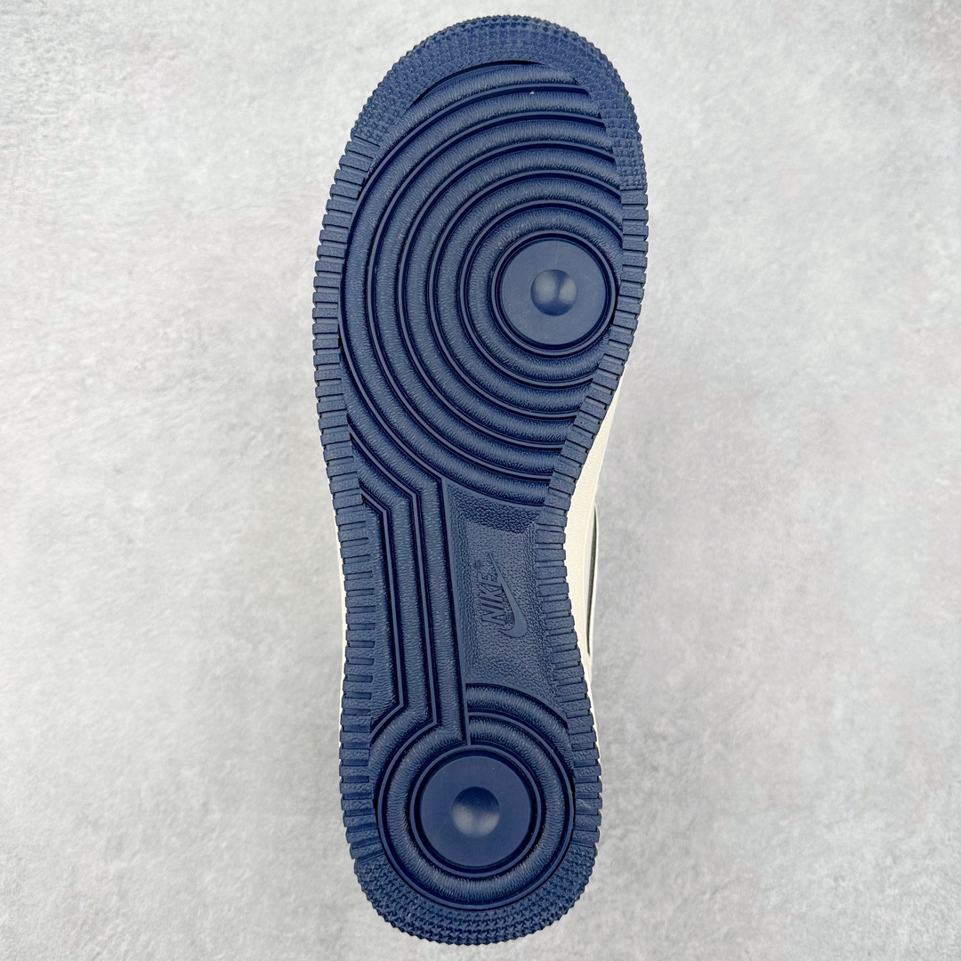 图片[9]-NK Air Force 1´07 Low 空军一号低帮百搭休闲运动板鞋CW2288-111 柔软、弹性十足的缓震性能和出色的中底设计 横跨复古与现代的外型结合 造就出风靡全球 三十多年的Force 1 直到今天还深受青睐 尺码：36 36.5 37.5 38 38.5 39 40 40.5 41 42 42.5 43 44 44.5 45-选品中心