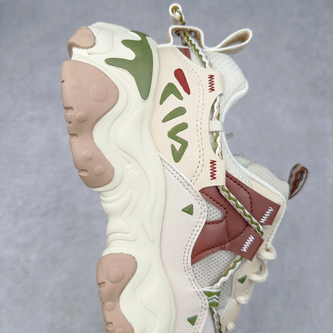 图片[6]-FILA FUSION Fluid 斐乐摩登潮牌防滑耐磨轻便运动鞋 FUSION 系列传承了 FILA 的百年基因，融入年轻运动及潮流文化，成为引领变革、创新突破的一代。以“1+N” 的跨界合作模式重现经典的同时创造经典。带来最出其不意的跨界合作惊喜。同时，FILAFUSION把FILA 的 DNA 融入到定制体验里，你可以随心制造厲于你的产品。FILA FUSION 的鞋家族涵盖了老爹鞋、跑步鞋、网球鞋、季节款。风格复古新潮，满足了时尚人士出行及各类运动的搭配需求，成为当下年轻人筷拥的鞋类品牌之一。FILA FUSION 走进年轻人的世界，通过年轻人运动，街舞，滑板，篮球，展现 FILA FUSION 的潮流态度和年轻文化。FILA FUSION 认为末来属于引领变革、创新突破的年轻一代，让我们一起构成 FILA 未来的蓝图吧！尺码：35.5 36 36.5 37.5 38 38.5 39 40 40.5 41 42 42.5 43 44 44.5 45 45.5-选品中心