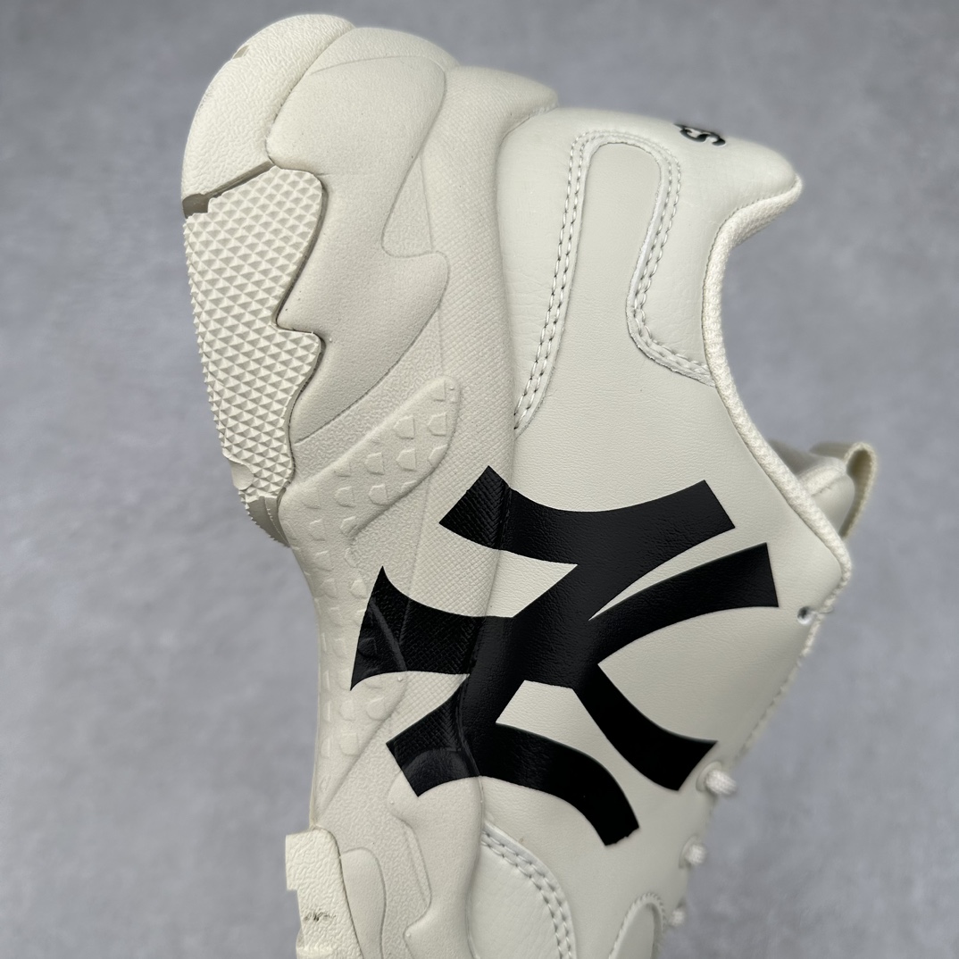 图片[6]-＃DT纯原 MLB Big Ball Chunky 复古印花老爹鞋系列低帮轻量增高厚底百搭休闲运动慢跑鞋 Korea韩国联名NY美国榄球纽约洋基队限定 目前可过轻松秒过各类鉴定 能操作的私聊 韩国代购专供 左脚内置NFC感应 区别市面贴纸假芯片 MLB专用菱形双针中底布 重点细节中底布带注胶孔 原厂NFC感应吊牌 支持鉴定 一个两位数 原盒原标 全套原楦原纸板原厂数据开发 中韩文保养标贴 绿色防霉片 平台代购专供 独家一比一RB+MD组合大底 高频后跟小人Logo精准对位立体饱满 正确网布加超迁鞋面 转印中底走线紧密 转印Logo工艺表层防刮不掉色 尺码：35 36 36.5 37.5 38 38.5 39 40 40.5 41 42 42.5 43 44 44.5 45-选品中心