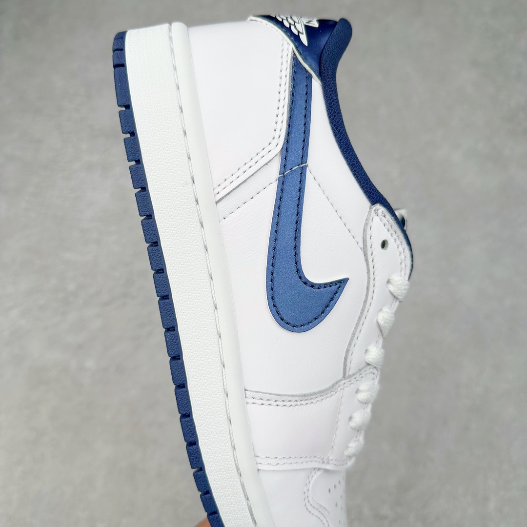 图片[6]-＃DT纯原 Air Jordan AJ1 Retro Low OG 低帮 白蓝 FB9933-141 外贸特供 原楦原纸板开发 极致一眼正品既视感 原厂皮料 原厂拉帮工艺 全部采用原厂电脑车 针距 边距完全同步原鞋 特供皮料一致原鞋 鞋面清洁度最高QC检验标准 控制溢胶 飞翼3D高频深度立体 鞋盒、防尘纸 均采购来自原厂 尺码：36 36.5 37.5 38 38.5 39 40 40.5 41 42 42.5 43 44 44.5 45 46 47.5-选品中心