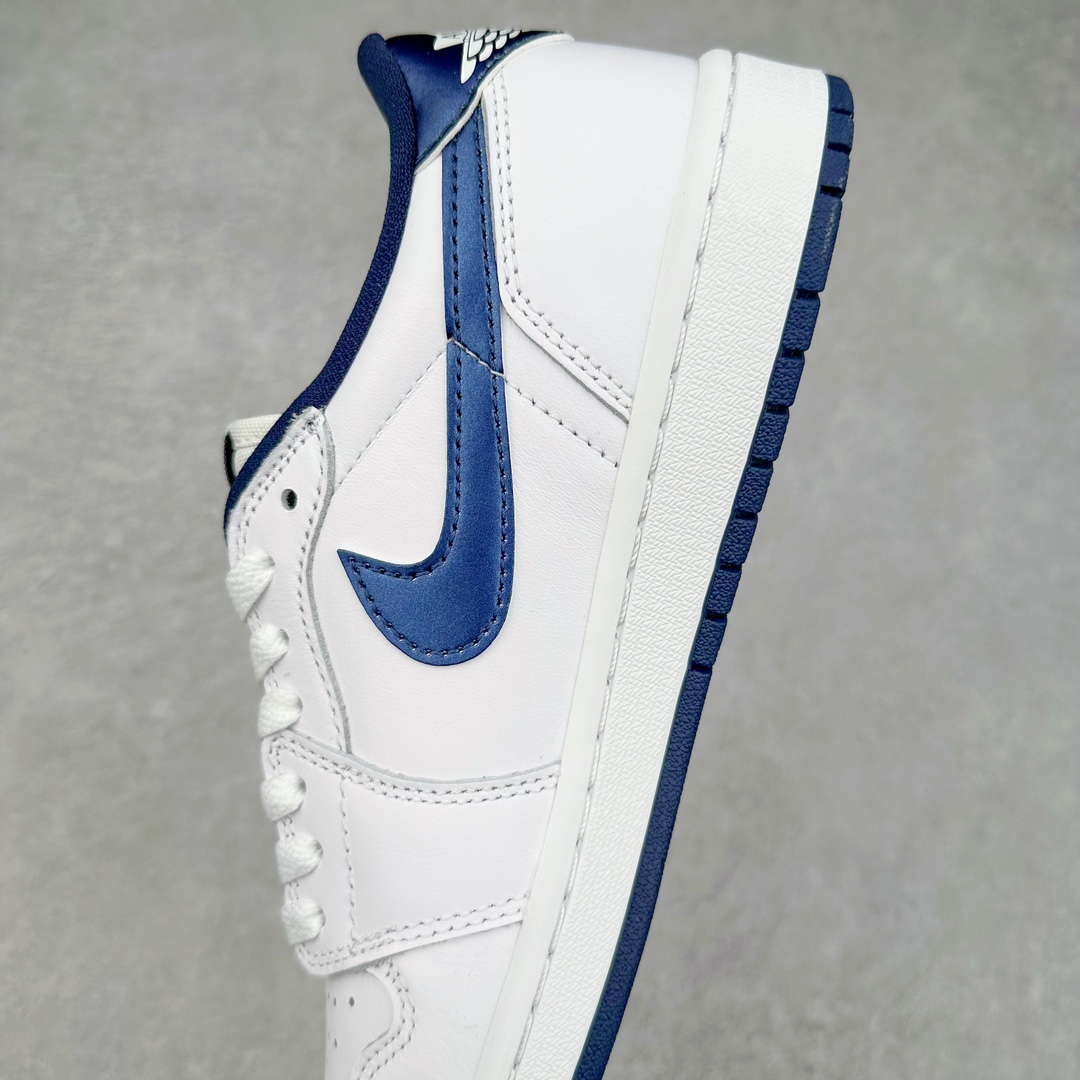 图片[7]-＃DT纯原 Air Jordan AJ1 Retro Low OG 低帮 白蓝 FB9933-141 外贸特供 原楦原纸板开发 极致一眼正品既视感 原厂皮料 原厂拉帮工艺 全部采用原厂电脑车 针距 边距完全同步原鞋 特供皮料一致原鞋 鞋面清洁度最高QC检验标准 控制溢胶 飞翼3D高频深度立体 鞋盒、防尘纸 均采购来自原厂 尺码：36 36.5 37.5 38 38.5 39 40 40.5 41 42 42.5 43 44 44.5 45 46 47.5-选品中心