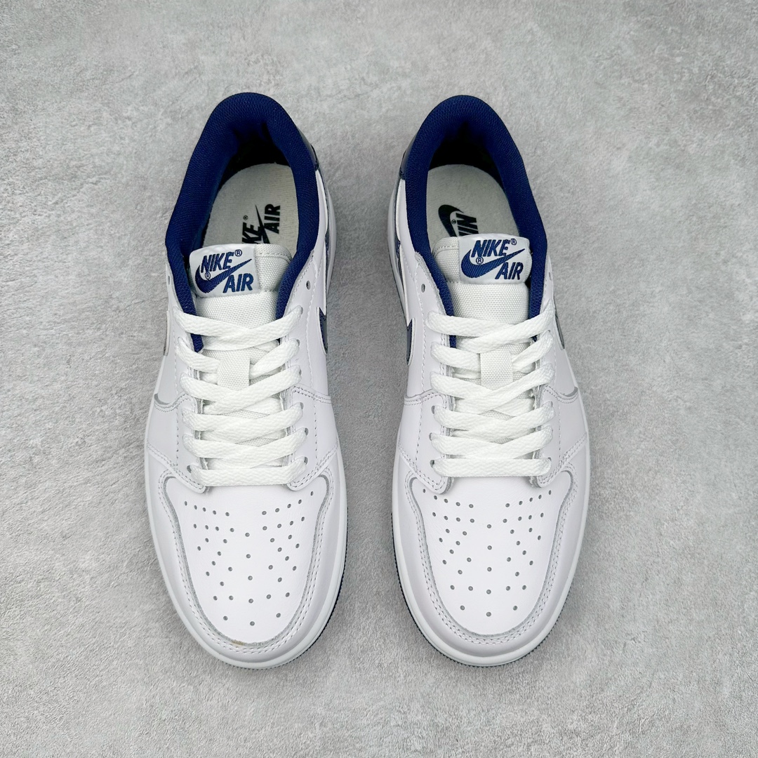 图片[2]-＃DT纯原 Air Jordan AJ1 Retro Low OG 低帮 白蓝 FB9933-141 外贸特供 原楦原纸板开发 极致一眼正品既视感 原厂皮料 原厂拉帮工艺 全部采用原厂电脑车 针距 边距完全同步原鞋 特供皮料一致原鞋 鞋面清洁度最高QC检验标准 控制溢胶 飞翼3D高频深度立体 鞋盒、防尘纸 均采购来自原厂 尺码：36 36.5 37.5 38 38.5 39 40 40.5 41 42 42.5 43 44 44.5 45 46 47.5-选品中心