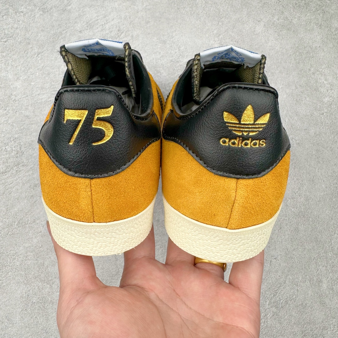 图片[8]-AD Gazelle Indoor Trainers 羚羊内训系列低帮复古百搭休闲运动德训风板鞋 JP5283 90年代经典的复刻版！自60年代以足球训练鞋面世以来,Gazelle就以其经典设计席卷全球。1991年版本的复刻,再造经典Gazelle。采用皮革打造,搭配浊色细节,让这款经典更加简约。尺码：36 36⅔ 37⅓ 38 38⅔ 39⅓ 40 40⅔ 41⅓ 42 42⅔ 43⅓ 44 45-选品中心