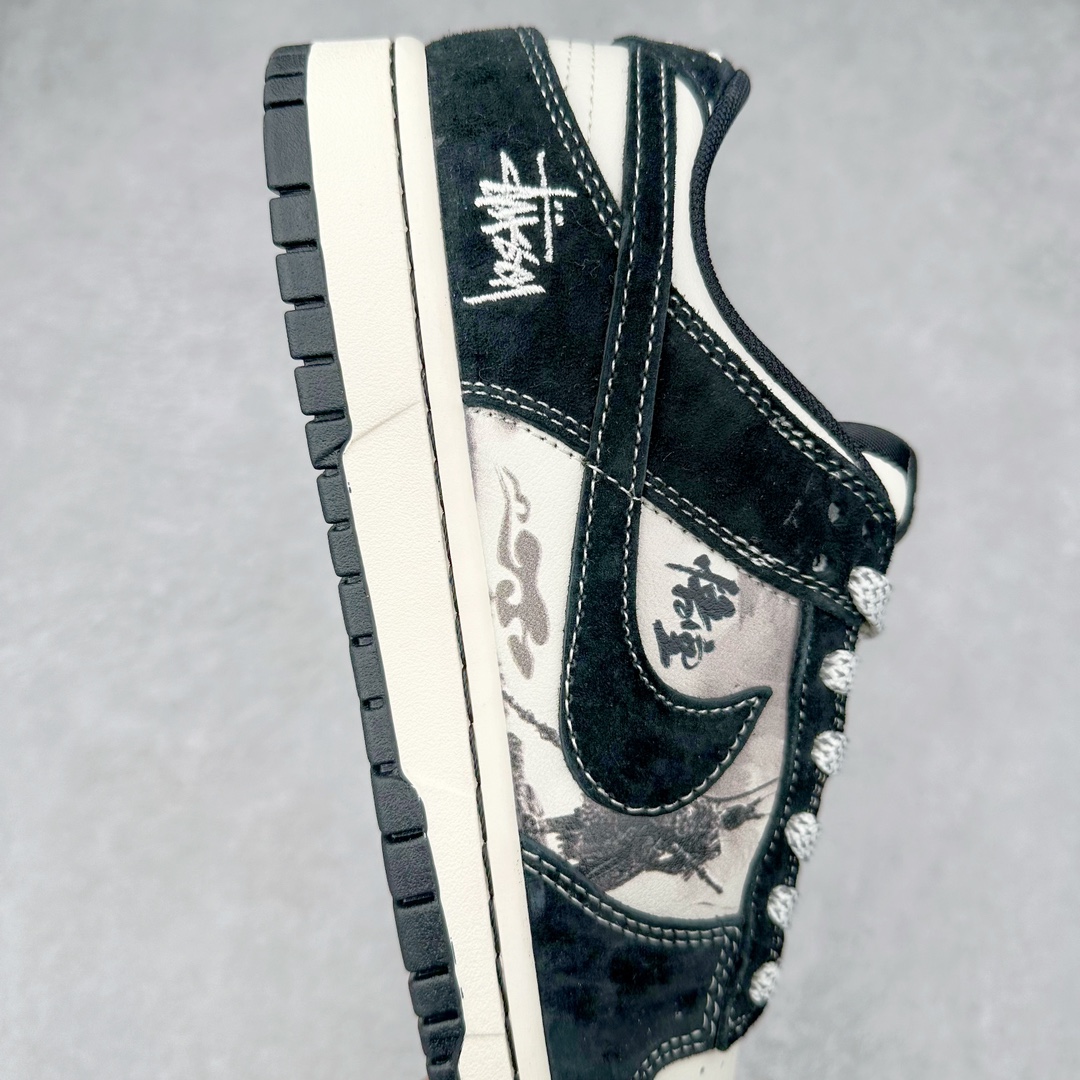 图片[6]-NK Dunk Low 定制配色 XX2025-555 大厂出品 极力推荐 原装头层材料 独家版型蒸餾加工帶來的是更好的视觉和脚感体验大厂纯原品质出货 清洁度 电绣工艺 皮料切割干净无任何毛边 细节完美 尺码：36 36.5 37.5 38 38.5 39 40 40.5 41 42 42.5 43 44 44.5 45 46 47.5-选品中心