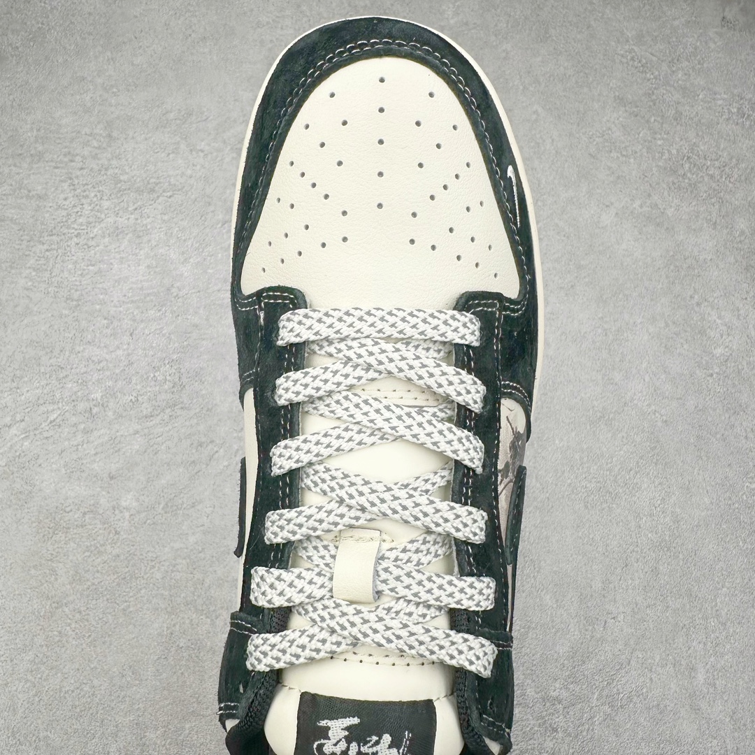 图片[4]-NK Dunk Low 定制配色 XX2025-555 大厂出品 极力推荐 原装头层材料 独家版型蒸餾加工帶來的是更好的视觉和脚感体验大厂纯原品质出货 清洁度 电绣工艺 皮料切割干净无任何毛边 细节完美 尺码：36 36.5 37.5 38 38.5 39 40 40.5 41 42 42.5 43 44 44.5 45 46 47.5-选品中心