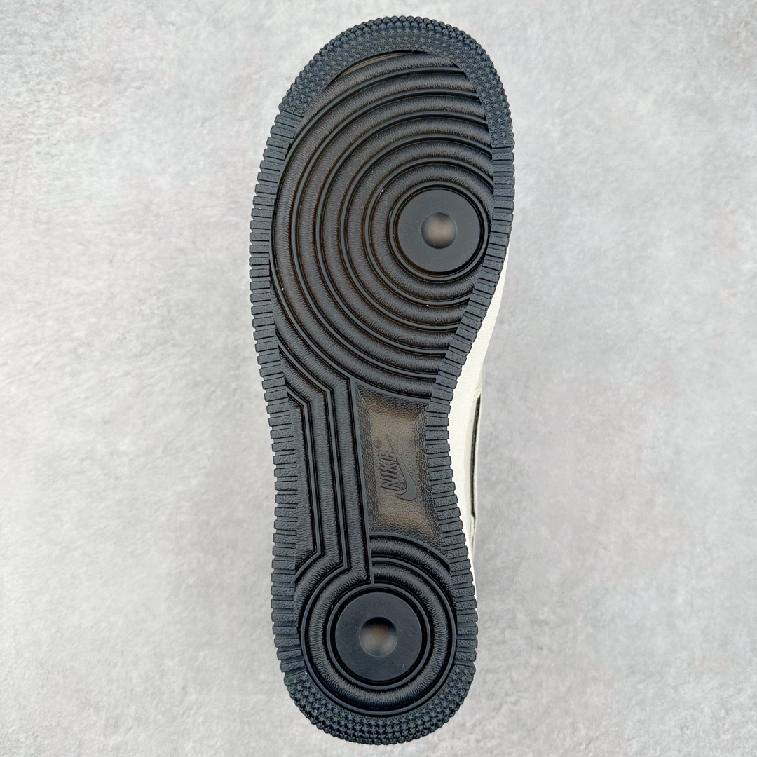 图片[9]-NK Air Force 1´07 Low 空军一号低帮百搭休闲运动板鞋 RC2369-171 柔软、弹性十足的缓震性能和出色的中底设计 横跨复古与现代的外型结合 造就出风靡全球 三十多年的Force 1 直到今天还深受青睐 尺码：36 36.5 37.5 38 38.5 39 40 40.5 41 42 42.5 43 44 44.5 45-选品中心