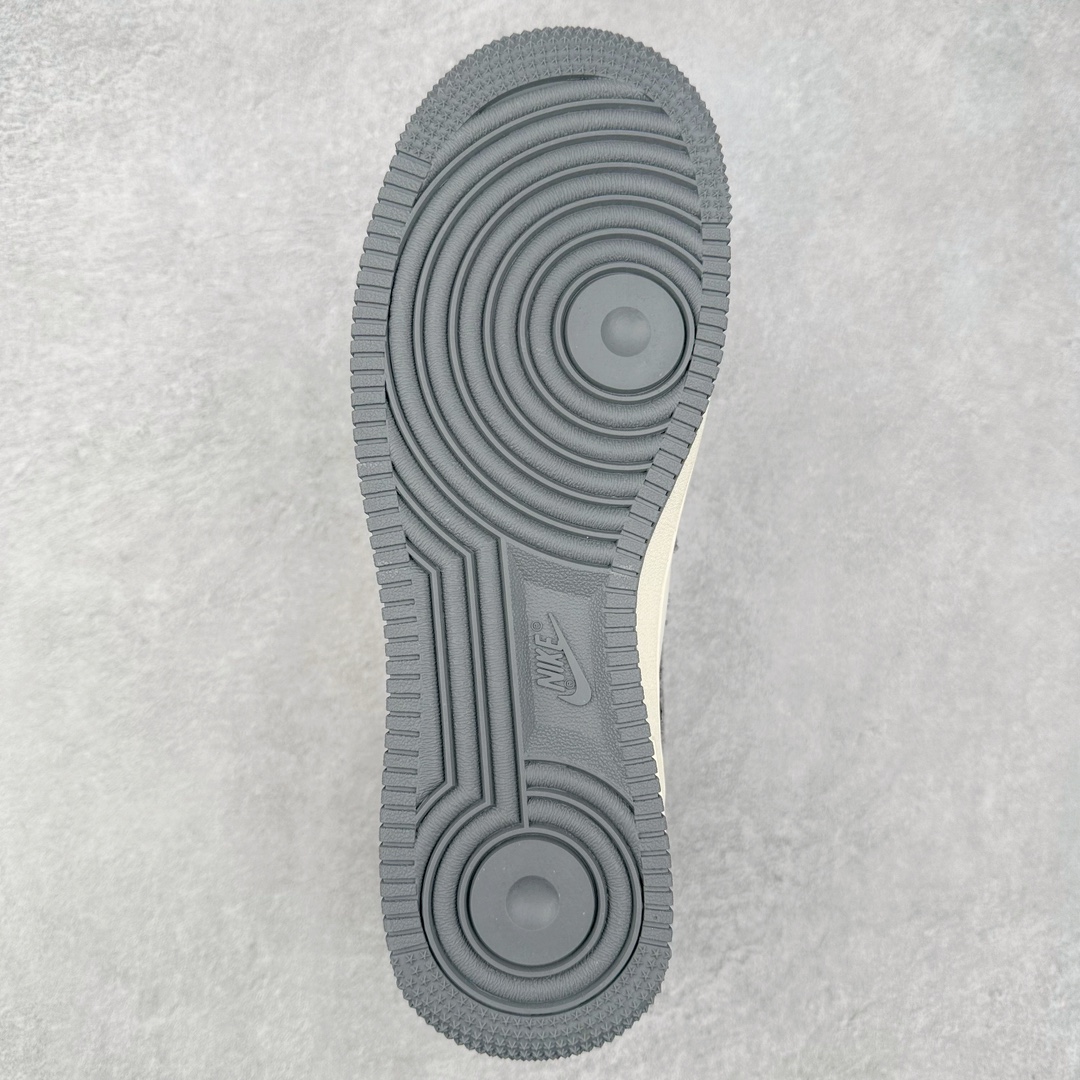 图片[9]-NK Air Force 1´07 Low 空军一号低帮百搭休闲运动板鞋 HD1968-030 柔软、弹性十足的缓震性能和出色的中底设计 横跨复古与现代的外型结合 造就出风靡全球 三十多年的Force 1 直到今天还深受青睐 尺码：36 36.5 37.5 38 38.5 39 40 40.5 41 42 42.5 43 44 44.5 45-选品中心