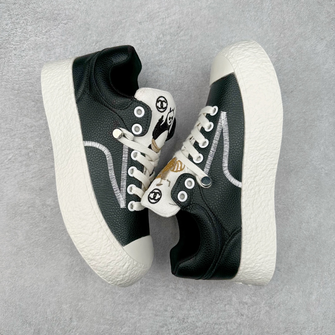 图片[3]-CHANEL 香奈儿功夫熊猫电秀款 2024秋冬新款小香风真皮轻便百搭休闲运动鞋 独家首发 小红书推荐 热搜新款 鞋面优质进口 时尚又大方 原版轻质助力大底 非常柔软轻便 脚感无敌 原鞋一致效果环保无味 尺码： 35-39-选品中心