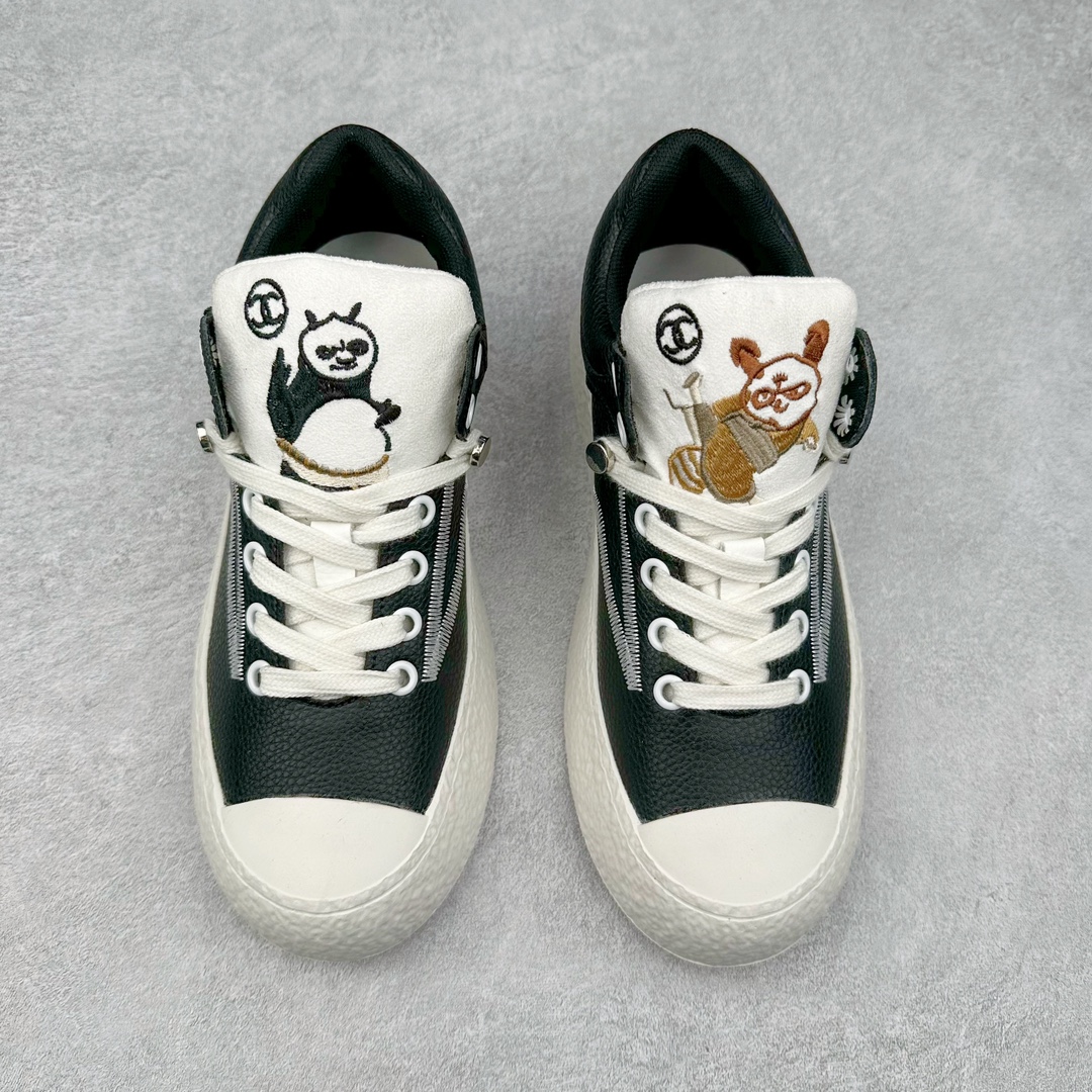 图片[2]-CHANEL 香奈儿功夫熊猫电秀款 2024秋冬新款小香风真皮轻便百搭休闲运动鞋 独家首发 小红书推荐 热搜新款 鞋面优质进口 时尚又大方 原版轻质助力大底 非常柔软轻便 脚感无敌 原鞋一致效果环保无味 尺码： 35-39-选品中心