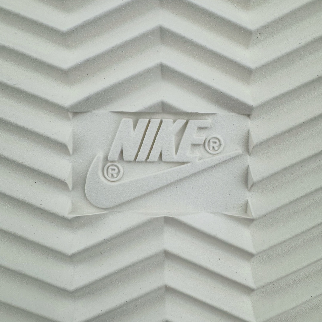 图片[20]-＃JC纯原 NK Classic Cortez Leather 阿甘复古初代皮革慢跑鞋 DZ2795-200 实体平台指令订单 全套原纸板楦头开发 原厂数据大底磨具 一比一鞋头弧度高度鞋身弧度 细节品控鞋型随意对比 正确烫金高频细节 公司级标准检验QC 区分市面一切版本 完美复刻阿甘复古鞋型 尺码：35.5 36 36.5 37.5 38 38.5 39 40 40.5 41 42 42.5 43 44 45-选品中心