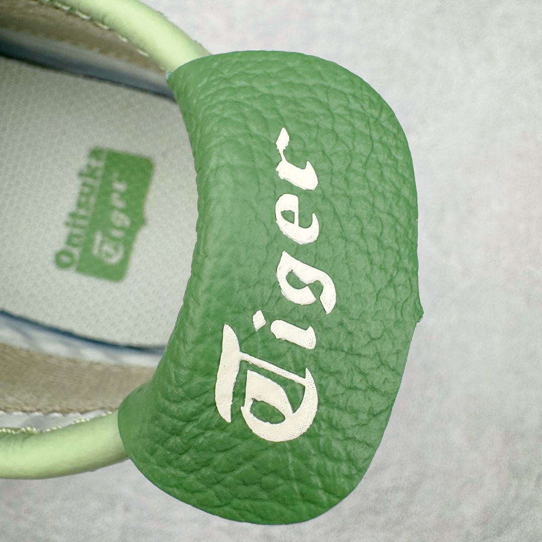 图片[13]-＃MOK Asics Onitsuka Tiger MEXICO 66 亚瑟士鬼冢虎复古经典板鞋 市场最强版本 每个配色均购入原鞋校对 真正原厂头层牛皮 如假包赔 纹路、色泽、皮心颜色 质感百分百还原 海外订单工厂出品 超成熟稳定的做工品控 原装全套纸板楦头开发 原汁原味 完美呈现版型 私模正确鞋底咬花纹路 一比一鞋头弧度高度鞋身弧度 绝不口嗨 细节品控鞋型随意秒杀市面 原档咬花纹路私模大底 一个单元有六个三角形 总体形拼接呈现花瓣状 官方四联吊牌 原装Ortholite轻量化鞋垫 原盒原配 质保卡 说明书 钢印防尘纸 纸板中底带钢印 乳胶组合鞋垫 支持全方位的对比专柜 产品从款式颜色造型上体现出追求舒适和细节的完美 鞋类更是推崇手工制作的严谨与完美 融舒适性与可穿性的设计风格 注重细节的完美和别致魅力 既保持稳重 又不失轻松的时尚感 尺码：36 37 37.5 38 39 39.5 40 40.5 41.5 42 42.5 43.5 44 45 46-选品中心