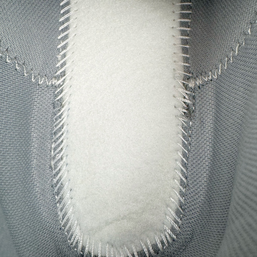 图片[10]-＃纯原 BOTTEGA VENETA Orbit Runner BV葆蝶家时尚休闲王一博同款老爹鞋运动鞋 原版开发 一比一打造 相似度百分之99以上 市场一梯队级别品质 区别市场任何标文顶级品质版本 采用轻质科技网布面料 搭配几何图案设计橡胶外底 王炸系列 高版本 认准套包工艺 实际增高很多哦 还是一样显腿细非常nice 耐玩耐造 对标对版 套包鞋工艺 认准高版本 大底选用拼色TPU大底 配置原版包装 尺码：35 36 37 38 39 40 41 42 43 44 45-选品中心