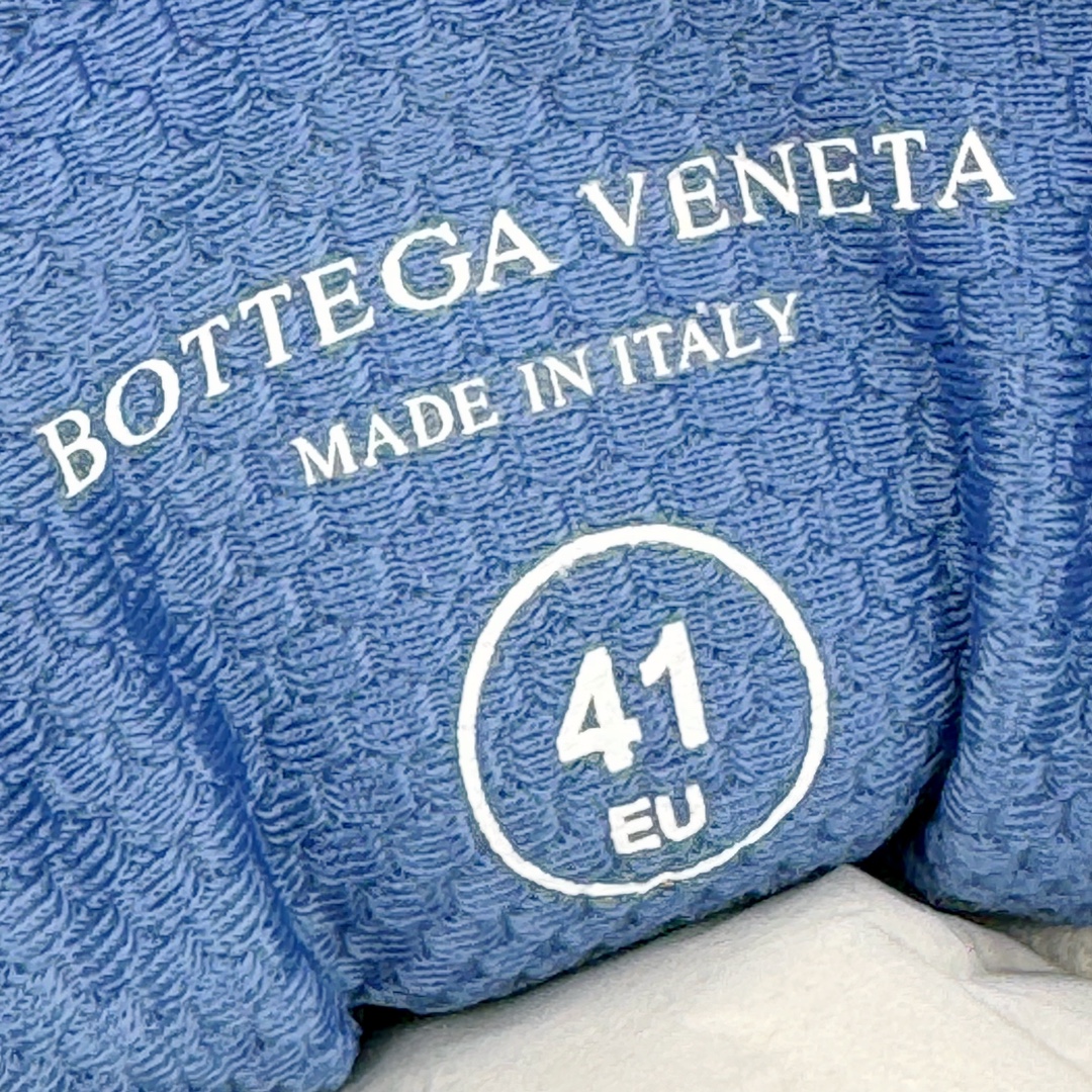 图片[11]-＃纯原 BOTTEGA VENETA Orbit Runner BV葆蝶家时尚休闲王一博同款老爹鞋运动鞋 原版开发 一比一打造 相似度百分之99以上 市场一梯队级别品质 区别市场任何标文顶级品质版本 采用轻质科技网布面料 搭配几何图案设计橡胶外底 王炸系列 高版本 认准套包工艺 实际增高很多哦 还是一样显腿细非常nice 耐玩耐造 对标对版 套包鞋工艺 认准高版本 大底选用拼色TPU大底 配置原版包装 尺码：35 36 37 38 39 40 41 42 43 44 45-选品中心