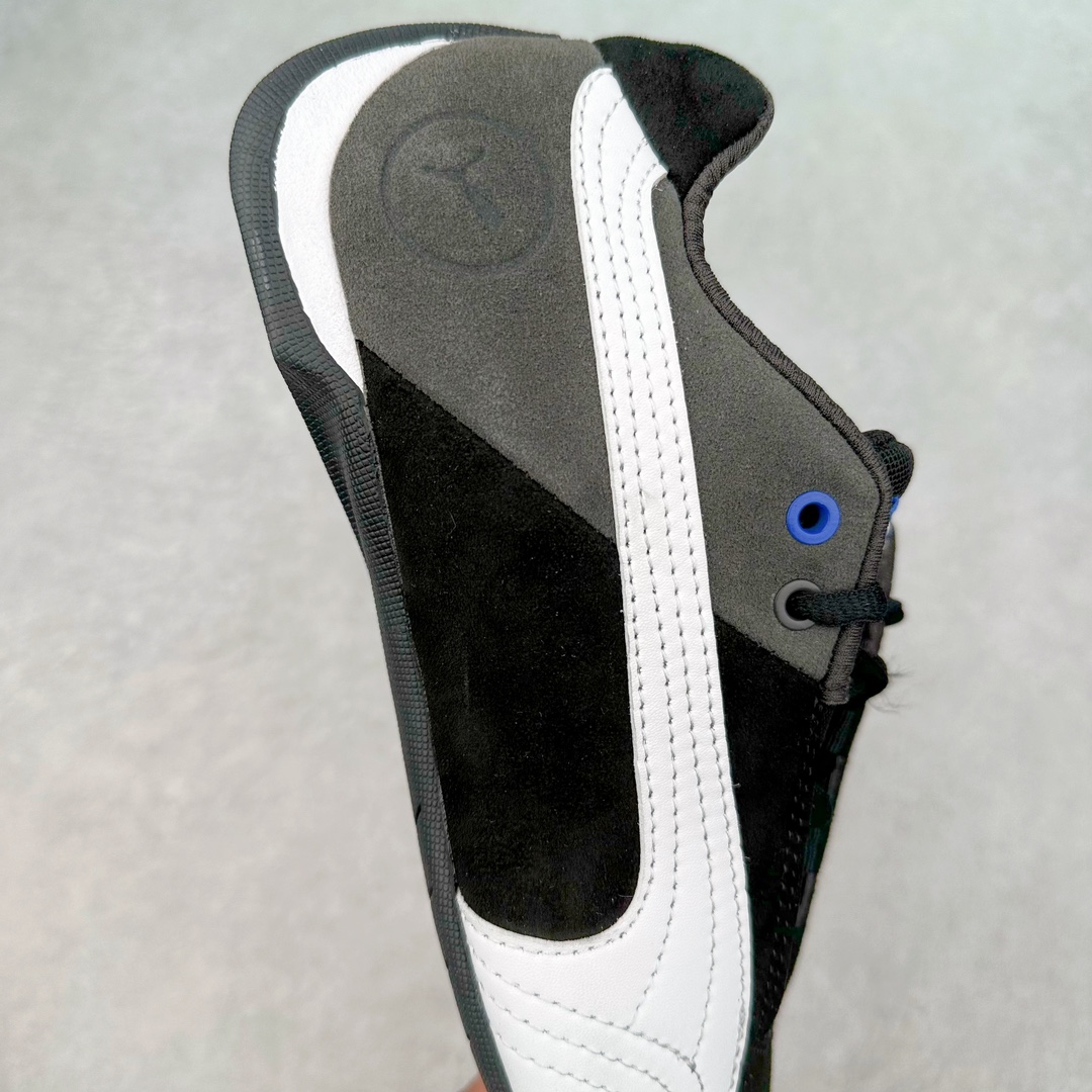 图片[7]-PUMA Speedca OG 彪马极速赛车系列低帮德训风拼接复古百搭休闲运动赛车鞋 鞋款从80、90年代赛车手所穿的防火赛车鞋为原型，鞋身线条模仿了赛车的流线廓形，体现了空气动力学原理的结构。简约流畅的外观，恰好又和贯穿其中的Formstrip Logo融合恰到好处，视觉上细节丰富且协调。本次Speedcat OG鞋款归来，最大看点自然式保留了窄版鞋型以及薄底构造。这两年各品牌鞋底越做越厚，Speedcat反其道而行之，上脚几乎无鞋底的效果带来耳目一新的视觉体验。鞋面依旧是以质感细腻的麂皮材质打造，并且大面积近乎全包裹的使用，复古味道也愈发浓烈。配色上更是将最原始的黑色和红色带回，向F1赛车队的标志性队服致敬。相信让各位一眼种草的更多是出挑的大红色，上脚即可瞬间点亮整体造型，在以球鞋为核心的OOTD中脱颖而出。而另一款黑色则是低调的万金油，彰显新潮个性的同时又不喧宾夺主，也是热爱简约系穿搭朋友的首选。 尺码：35.5 36 37 37.5 38 38.5 39 40 40.5 41 42 42.5 43 44 44.5 45-选品中心