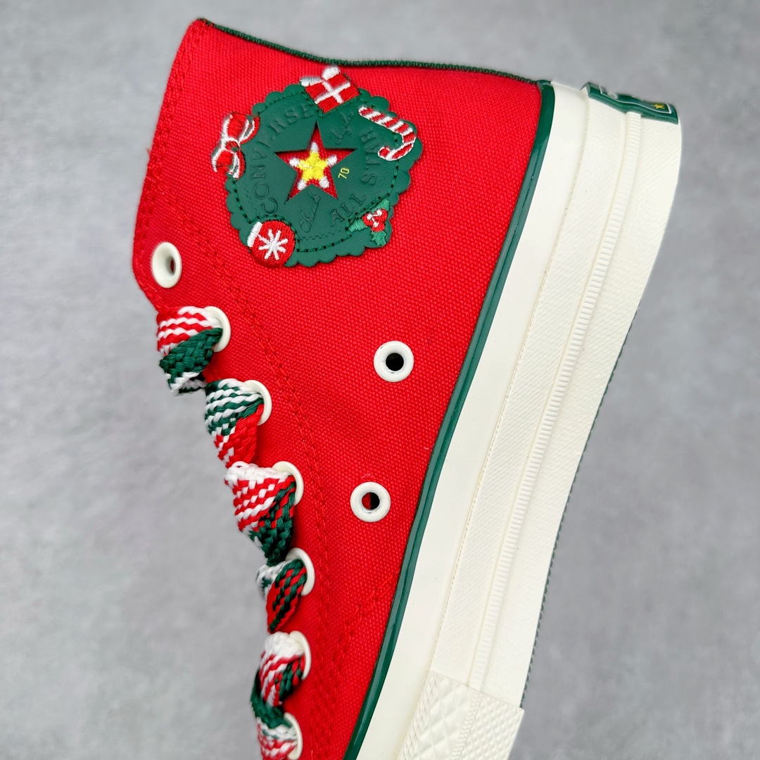 图片[7]-Converse Chuck 70s 圣诞限定 贴片采用圣诞花环造型内部星星镂空 方便转换圣诞风格 可拆卸针织袜套 温暖亲肤 保障冬日出行可拆卸立体针织姜饼人挂饰 侧面饰以毛姜饼人贴片传递节日氛围 温馨提示：配件丢失扣20⚠️ 尺码：35-44（36.5 37.5 39.5 41.5 42.5）-选品中心