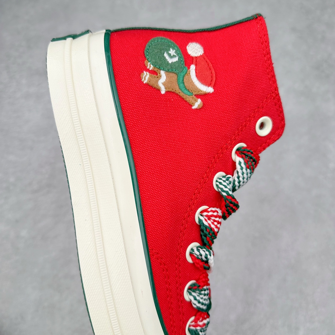 图片[6]-Converse Chuck 70s 圣诞限定 贴片采用圣诞花环造型内部星星镂空 方便转换圣诞风格 可拆卸针织袜套 温暖亲肤 保障冬日出行可拆卸立体针织姜饼人挂饰 侧面饰以毛姜饼人贴片传递节日氛围 温馨提示：配件丢失扣20⚠️ 尺码：35-44（36.5 37.5 39.5 41.5 42.5）-选品中心