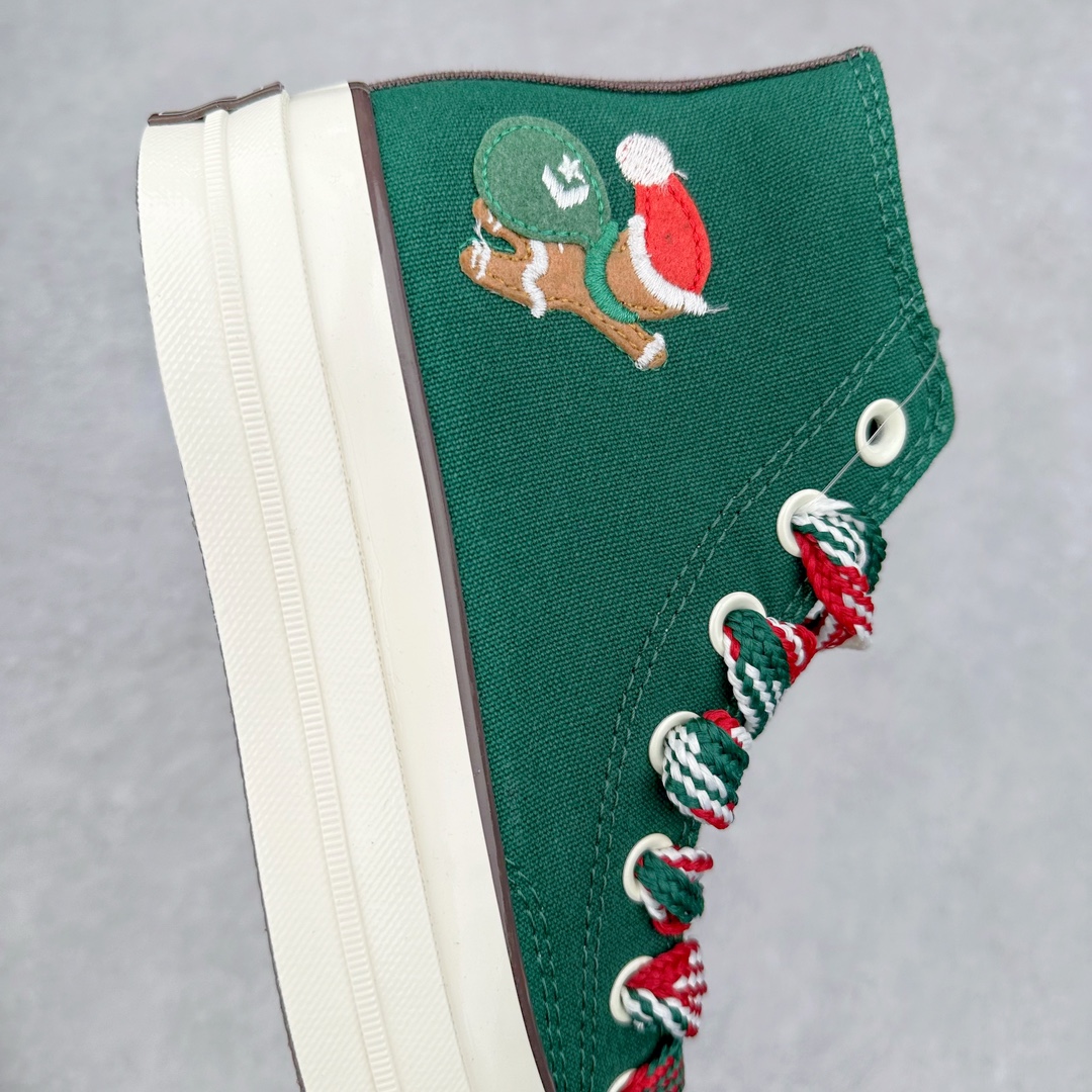 图片[6]-Converse Chuck 70s 圣诞限定 贴片采用圣诞花环造型内部星星镂空 方便转换圣诞风格 可拆卸针织袜套 温暖亲肤 保障冬日出行可拆卸立体针织姜饼人挂饰 侧面饰以毛姜饼人贴片传递节日氛围 温馨提示：配件丢失扣20⚠️ 尺码：35-44（36.5 37.5 39.5 41.5 42.5）-选品中心