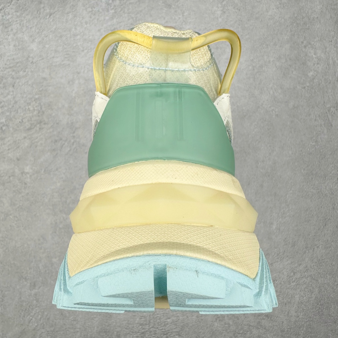 图片[8]-斐乐Fila Fusion Bianco 硬糖系列老爹风增高厚底复古中性休闲运动慢跑鞋 FILA FUSION正式推出全新BIANCO硬糖鞋，该鞋款灵感来自于阿尔卑斯山最高峰Moute Bianco的灵感，同时全掌搭载TECNO-PIUMAX轻能发泡科技，鞋面上穿插了层次丰富的设计，更增添酷炫感。大底采用山峦起伏的设计理念，整个夏天，带你感受来自阿尔卑斯雪山的凉爽。BIANCO硬糖鞋是FILA FUSION为女性打造的全新专属鞋款，BIANCO在意大利语中意为白色，BIANCO鞋底上的棱形结构意为雪山上晶莹剔透的水晶，又好像一颗颗甜美的硬糖，代表着外表绚丽、内心坚定，拥有自己主张的女性主义。让每个穿上的女生都能做最亮的高冷百变女王，可甜可飒，夏日炎炎，有硬糖更甜！尺码：35.5 36 36.5 37.5 38 38.5 39 40-选品中心