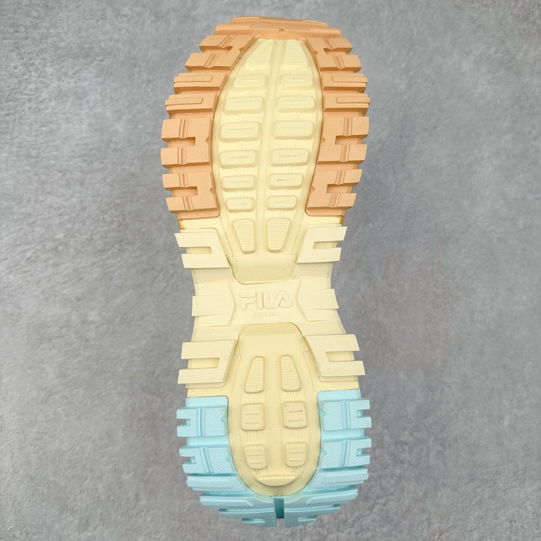 图片[9]-斐乐Fila Fusion Bianco 硬糖系列老爹风增高厚底复古中性休闲运动慢跑鞋 FILA FUSION正式推出全新BIANCO硬糖鞋，该鞋款灵感来自于阿尔卑斯山最高峰Moute Bianco的灵感，同时全掌搭载TECNO-PIUMAX轻能发泡科技，鞋面上穿插了层次丰富的设计，更增添酷炫感。大底采用山峦起伏的设计理念，整个夏天，带你感受来自阿尔卑斯雪山的凉爽。BIANCO硬糖鞋是FILA FUSION为女性打造的全新专属鞋款，BIANCO在意大利语中意为白色，BIANCO鞋底上的棱形结构意为雪山上晶莹剔透的水晶，又好像一颗颗甜美的硬糖，代表着外表绚丽、内心坚定，拥有自己主张的女性主义。让每个穿上的女生都能做最亮的高冷百变女王，可甜可飒，夏日炎炎，有硬糖更甜！尺码：35.5 36 36.5 37.5 38 38.5 39 40-选品中心