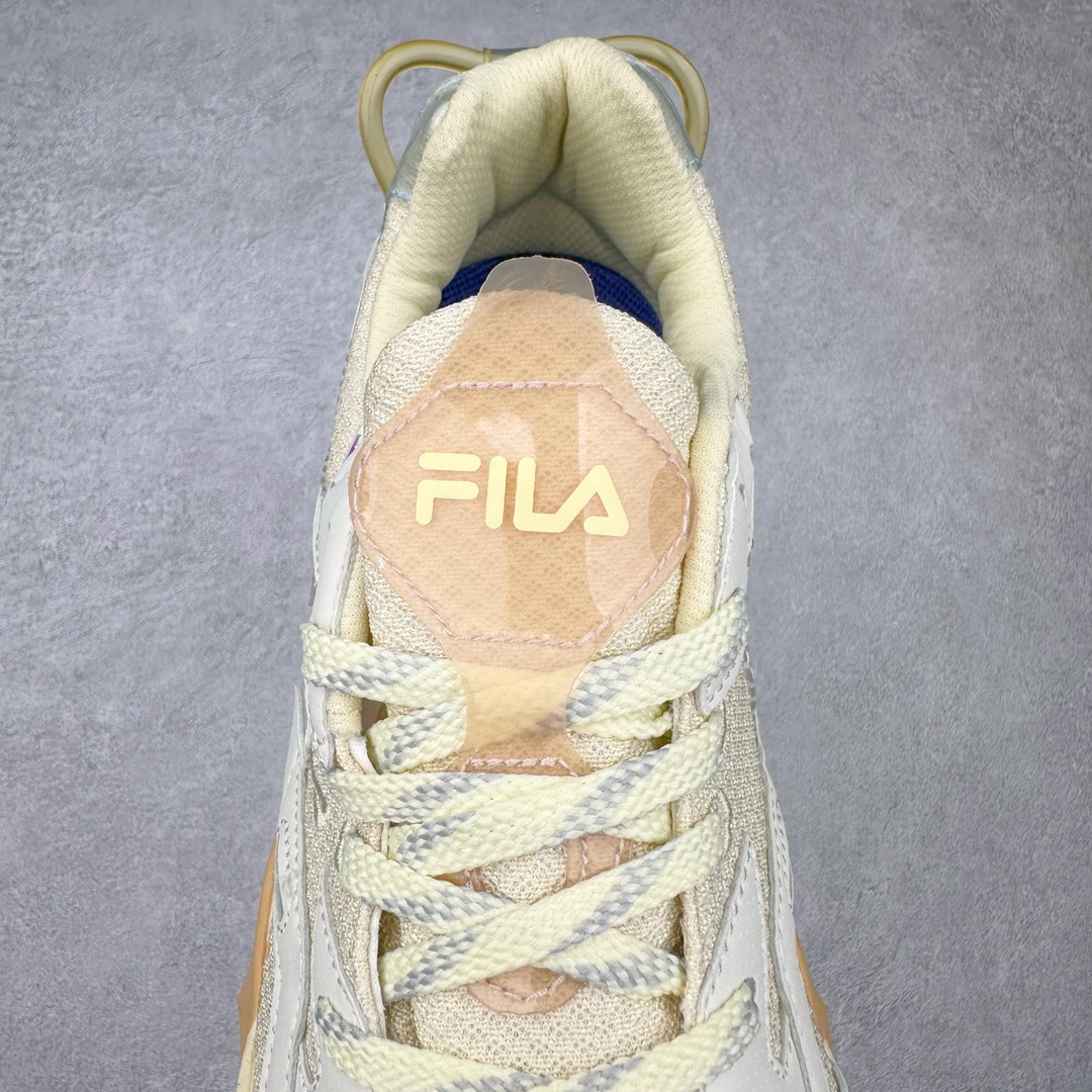 图片[5]-斐乐Fila Fusion Bianco 硬糖系列老爹风增高厚底复古中性休闲运动慢跑鞋 FILA FUSION正式推出全新BIANCO硬糖鞋，该鞋款灵感来自于阿尔卑斯山最高峰Moute Bianco的灵感，同时全掌搭载TECNO-PIUMAX轻能发泡科技，鞋面上穿插了层次丰富的设计，更增添酷炫感。大底采用山峦起伏的设计理念，整个夏天，带你感受来自阿尔卑斯雪山的凉爽。BIANCO硬糖鞋是FILA FUSION为女性打造的全新专属鞋款，BIANCO在意大利语中意为白色，BIANCO鞋底上的棱形结构意为雪山上晶莹剔透的水晶，又好像一颗颗甜美的硬糖，代表着外表绚丽、内心坚定，拥有自己主张的女性主义。让每个穿上的女生都能做最亮的高冷百变女王，可甜可飒，夏日炎炎，有硬糖更甜！尺码：35.5 36 36.5 37.5 38 38.5 39 40-选品中心