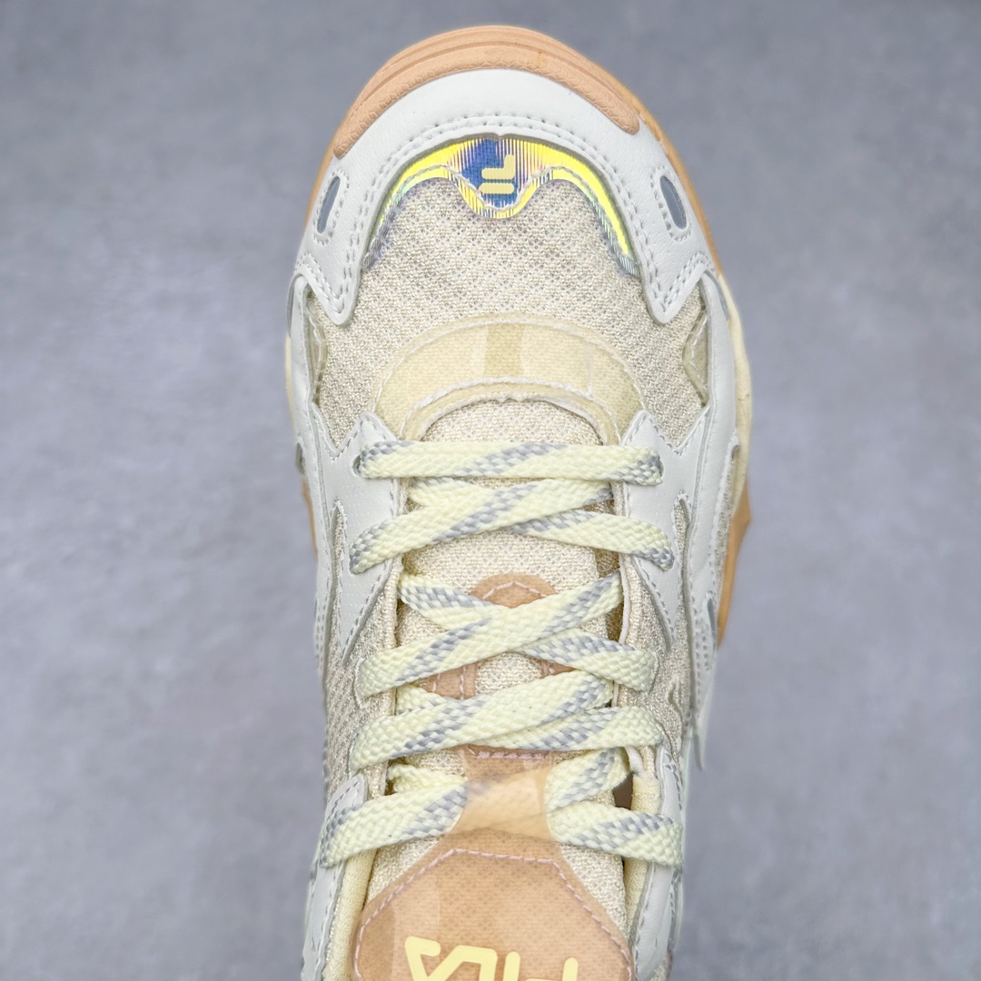 图片[4]-斐乐Fila Fusion Bianco 硬糖系列老爹风增高厚底复古中性休闲运动慢跑鞋 FILA FUSION正式推出全新BIANCO硬糖鞋，该鞋款灵感来自于阿尔卑斯山最高峰Moute Bianco的灵感，同时全掌搭载TECNO-PIUMAX轻能发泡科技，鞋面上穿插了层次丰富的设计，更增添酷炫感。大底采用山峦起伏的设计理念，整个夏天，带你感受来自阿尔卑斯雪山的凉爽。BIANCO硬糖鞋是FILA FUSION为女性打造的全新专属鞋款，BIANCO在意大利语中意为白色，BIANCO鞋底上的棱形结构意为雪山上晶莹剔透的水晶，又好像一颗颗甜美的硬糖，代表着外表绚丽、内心坚定，拥有自己主张的女性主义。让每个穿上的女生都能做最亮的高冷百变女王，可甜可飒，夏日炎炎，有硬糖更甜！尺码：35.5 36 36.5 37.5 38 38.5 39 40-选品中心