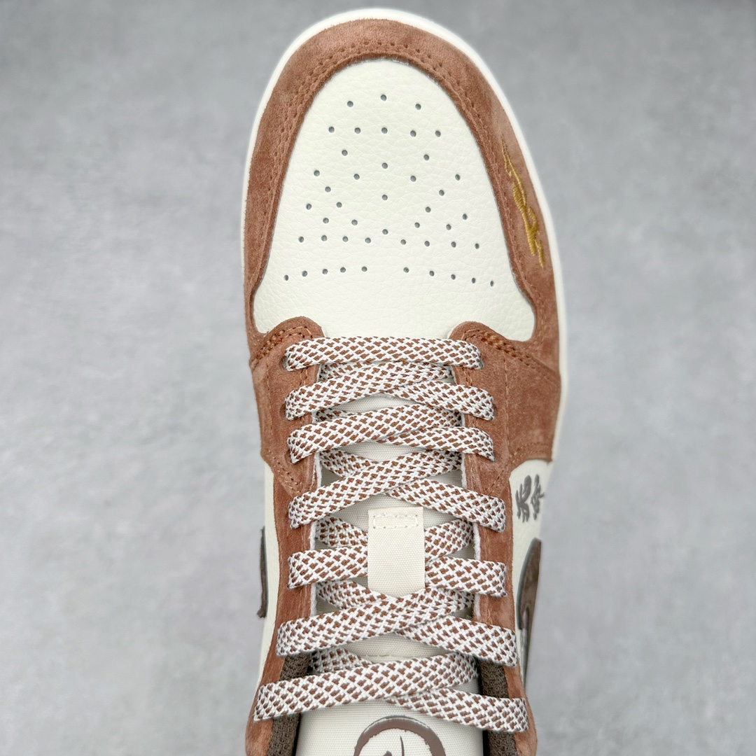 图片[4]-Air Jordan AJ1 Low 低帮系列定制配色 DC2024-034 原厂内置气垫魔块 A模大底 头层小牛皮 鞋舌AJ原厂专用牛津布+AJ专用反口珍珠布+原厂无杂质高弹内里海棉+特殊封边弹力鞋带 尺码：36 36.5 37.5 38 38.5 39 40 40.5 41 42 42.5 43 44 44.5 45 46-选品中心