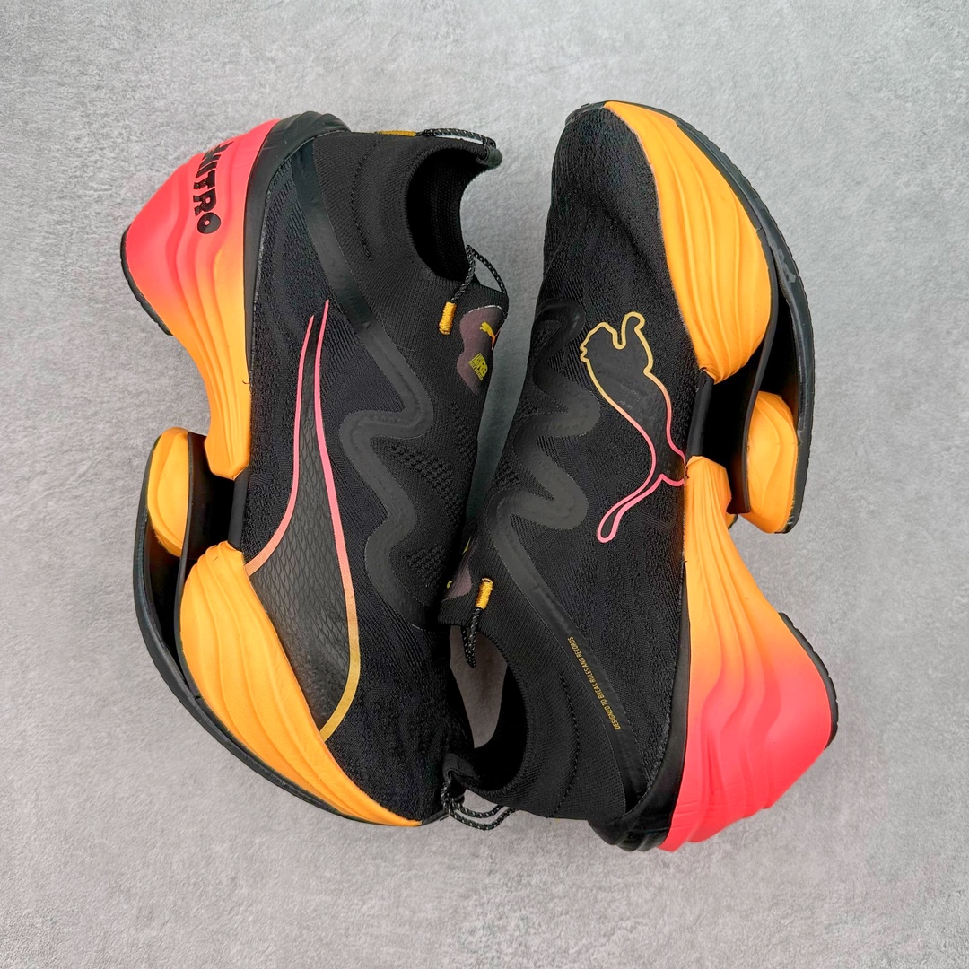 图片[3]-PUMA Fast-R Nitro Elite 彪马系带织物减震防滑耐磨碳板低帮跑步鞋 1、随着竞速跑鞋市场竞争愈发激烈，多数品牌都已经告别了材料和科技堆砌的阶段，进入到在已有科技基础上的精细研磨阶段，如何将新的材料和技术用更合理的工艺为跑鞋带来卓越性能和轻弹脚感成为主要趋势，经过一年的沉淀迭代，PUMA 最新一代比赛日竞速鞋 FAST-R 2 NITRO™ ELITE 正式发布。 2、昨日的蒸蒸日上迎新跑中，沙宇超和陈为芬二人上脚的正是这款鞋，这也是 Fast-R 2 在国内的首次亮相。 3、日本最负盛名的国民接力赛事箱根驿传 100 周年的比赛激战正酣，PUMA 为此也特意推出了 1000 双限量版配色 Fast-R 2 NITRO™ Elite Ekiden Rush。 4、跑野开箱的正是其中一双，箱根无弱旅，在今天的箱根驿传比赛中，参赛队伍立教大学（Rikkyo Univeristy）正是由 PUMA 赞助，这双箱根款鞋身外侧有明显的箱根 100 周年标志，鞋身内侧的接力襷带，则是与赛场上奔跑的立教大学队员们参赛服装的主题色紫色一致，这一设计也扣住了箱根驿传的精华，那就是年轻人最纯粹的极速奔跑以及在一根襷带上的母校荣耀。 5、整体外观方面，前后跟分离式的标志性设计得到延续，中间则是通过 PWRPLATE 碳板相互连接，但这一代碳板延伸面积扩展至脚趾外侧区域，增加了触地面积和区间，为跑动带来更好过渡并在离地时提供更强推动力。 6、厚度方面，Fast-R 2 鞋底厚度顶到了符合正式比赛规定的最大厚度（40 mm）限值，由此得到了缓震与回弹性能最大限度的提升。 7、中底方面，采用 PUMA 最顶级的 NITRO™ ELITE 氮气缓震科技，保证缓冲的基础上追求极致轻量化，与前代产品相比，Fast-R 2 能量存储增加 22%，能量回馈增加46%。 8、两个数值的大幅提升带来的脚感会截然不同，Fast-R 2 有着更轻盈且更经济的跑动反馈，用一个直观数据量化：对一位 230 的马拉松选手来说，这双鞋能节省 1 分 23 秒的完赛时间。 9、鞋面方面，采用新一代 ULTRAWEAVE 鞋面，比上一代鞋面材料轻 20%，内侧仍旧搭载 PWRTAPE 加强筋，确保跑动过程中的轻盈贴合与稳固支撑。 10、大底方面，PUMAGRIP 外底可以应对不同路面，水泥路、柏油路、湿滑地面都有出色的止滑和抓地性能。 11、穿上这双 Fast-R 2，在比赛日也能跑出美洲狮一样迅捷的步伐。 尺码：36 36.5 37.5 38 38.5 39 40 40.5 41 42 42.5 43 44 44.5 45-选品中心