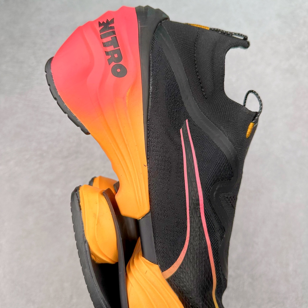 图片[6]-PUMA Fast-R Nitro Elite 彪马系带织物减震防滑耐磨碳板低帮跑步鞋 1、随着竞速跑鞋市场竞争愈发激烈，多数品牌都已经告别了材料和科技堆砌的阶段，进入到在已有科技基础上的精细研磨阶段，如何将新的材料和技术用更合理的工艺为跑鞋带来卓越性能和轻弹脚感成为主要趋势，经过一年的沉淀迭代，PUMA 最新一代比赛日竞速鞋 FAST-R 2 NITRO™ ELITE 正式发布。 2、昨日的蒸蒸日上迎新跑中，沙宇超和陈为芬二人上脚的正是这款鞋，这也是 Fast-R 2 在国内的首次亮相。 3、日本最负盛名的国民接力赛事箱根驿传 100 周年的比赛激战正酣，PUMA 为此也特意推出了 1000 双限量版配色 Fast-R 2 NITRO™ Elite Ekiden Rush。 4、跑野开箱的正是其中一双，箱根无弱旅，在今天的箱根驿传比赛中，参赛队伍立教大学（Rikkyo Univeristy）正是由 PUMA 赞助，这双箱根款鞋身外侧有明显的箱根 100 周年标志，鞋身内侧的接力襷带，则是与赛场上奔跑的立教大学队员们参赛服装的主题色紫色一致，这一设计也扣住了箱根驿传的精华，那就是年轻人最纯粹的极速奔跑以及在一根襷带上的母校荣耀。 5、整体外观方面，前后跟分离式的标志性设计得到延续，中间则是通过 PWRPLATE 碳板相互连接，但这一代碳板延伸面积扩展至脚趾外侧区域，增加了触地面积和区间，为跑动带来更好过渡并在离地时提供更强推动力。 6、厚度方面，Fast-R 2 鞋底厚度顶到了符合正式比赛规定的最大厚度（40 mm）限值，由此得到了缓震与回弹性能最大限度的提升。 7、中底方面，采用 PUMA 最顶级的 NITRO™ ELITE 氮气缓震科技，保证缓冲的基础上追求极致轻量化，与前代产品相比，Fast-R 2 能量存储增加 22%，能量回馈增加46%。 8、两个数值的大幅提升带来的脚感会截然不同，Fast-R 2 有着更轻盈且更经济的跑动反馈，用一个直观数据量化：对一位 230 的马拉松选手来说，这双鞋能节省 1 分 23 秒的完赛时间。 9、鞋面方面，采用新一代 ULTRAWEAVE 鞋面，比上一代鞋面材料轻 20%，内侧仍旧搭载 PWRTAPE 加强筋，确保跑动过程中的轻盈贴合与稳固支撑。 10、大底方面，PUMAGRIP 外底可以应对不同路面，水泥路、柏油路、湿滑地面都有出色的止滑和抓地性能。 11、穿上这双 Fast-R 2，在比赛日也能跑出美洲狮一样迅捷的步伐。 尺码：36 36.5 37.5 38 38.5 39 40 40.5 41 42 42.5 43 44 44.5 45-选品中心