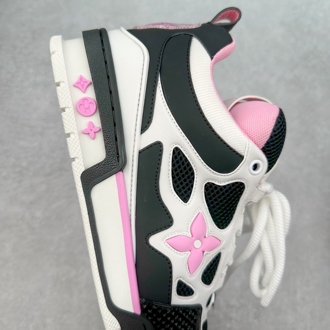 图片[6]-LOUIS VUITTON Skate lv小牛皮超大花朵印花低帮板鞋 市场所有版本中综合最强的货品 GD实力大厂出品 全网最全配色更新最快 最成熟的做工稳定的品控 完美鞋型超高的清洁度 零毛边线头瑕疵 全套原楦原纸版原鞋开模 全网最具灵魂的版型 正确原装黄色鞋盒 正确中底印花 鞋面印花3D高频深度立体 全鞋电脑针车 紧密相连 针距密度一致 环保乳胶注塑鞋垫 厚度脚感还原原版 皮面裁剪部位 统一油边封口工艺 原装橡胶大底含胶量大底组合零偏差 专柜全套包装 防尘袋 说明书 质保卡 男女鞋 尺码：35 36 37 38 39 40 41 42 43 44 45-选品中心