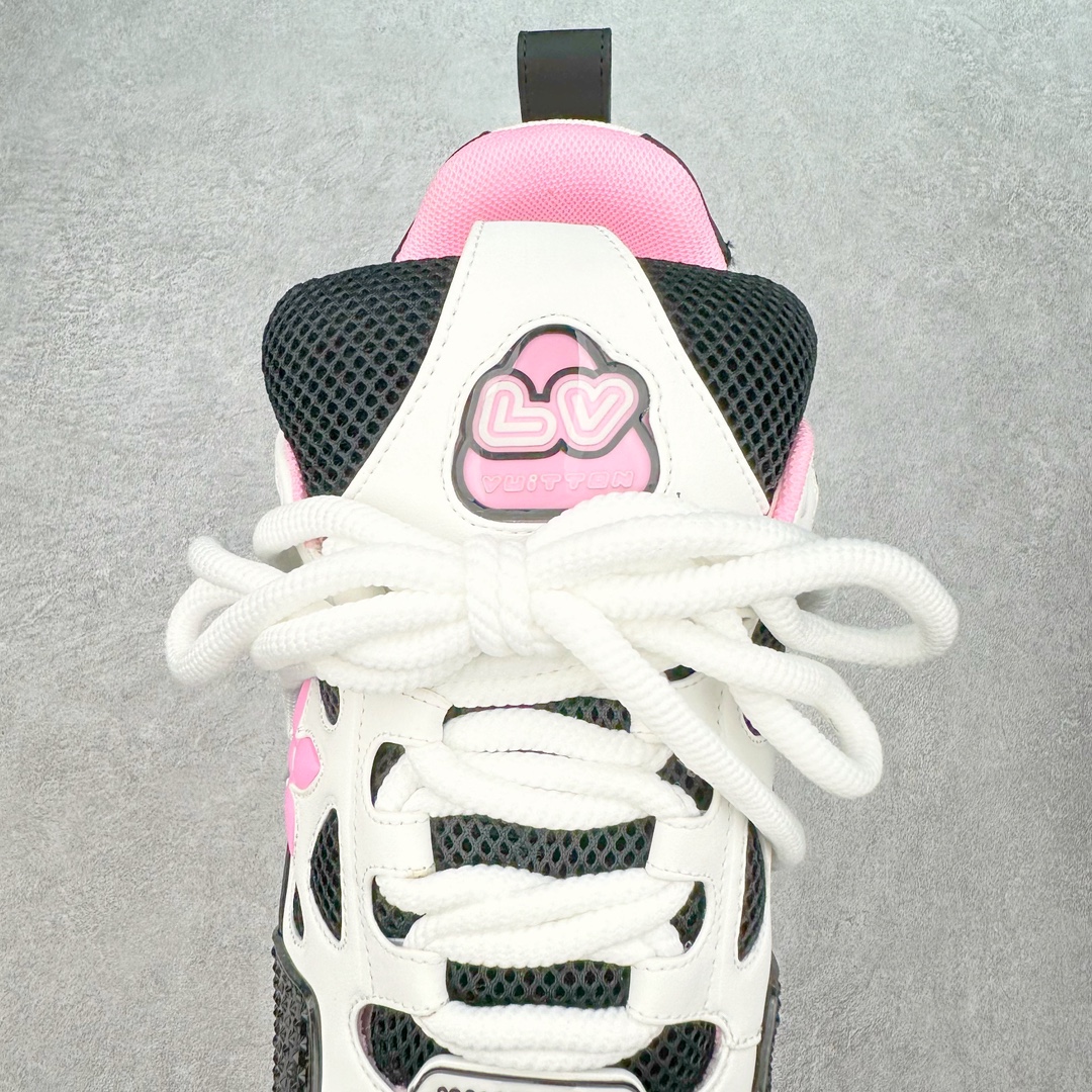 图片[5]-LOUIS VUITTON Skate lv小牛皮超大花朵印花低帮板鞋 市场所有版本中综合最强的货品 GD实力大厂出品 全网最全配色更新最快 最成熟的做工稳定的品控 完美鞋型超高的清洁度 零毛边线头瑕疵 全套原楦原纸版原鞋开模 全网最具灵魂的版型 正确原装黄色鞋盒 正确中底印花 鞋面印花3D高频深度立体 全鞋电脑针车 紧密相连 针距密度一致 环保乳胶注塑鞋垫 厚度脚感还原原版 皮面裁剪部位 统一油边封口工艺 原装橡胶大底含胶量大底组合零偏差 专柜全套包装 防尘袋 说明书 质保卡 男女鞋 尺码：35 36 37 38 39 40 41 42 43 44 45-选品中心