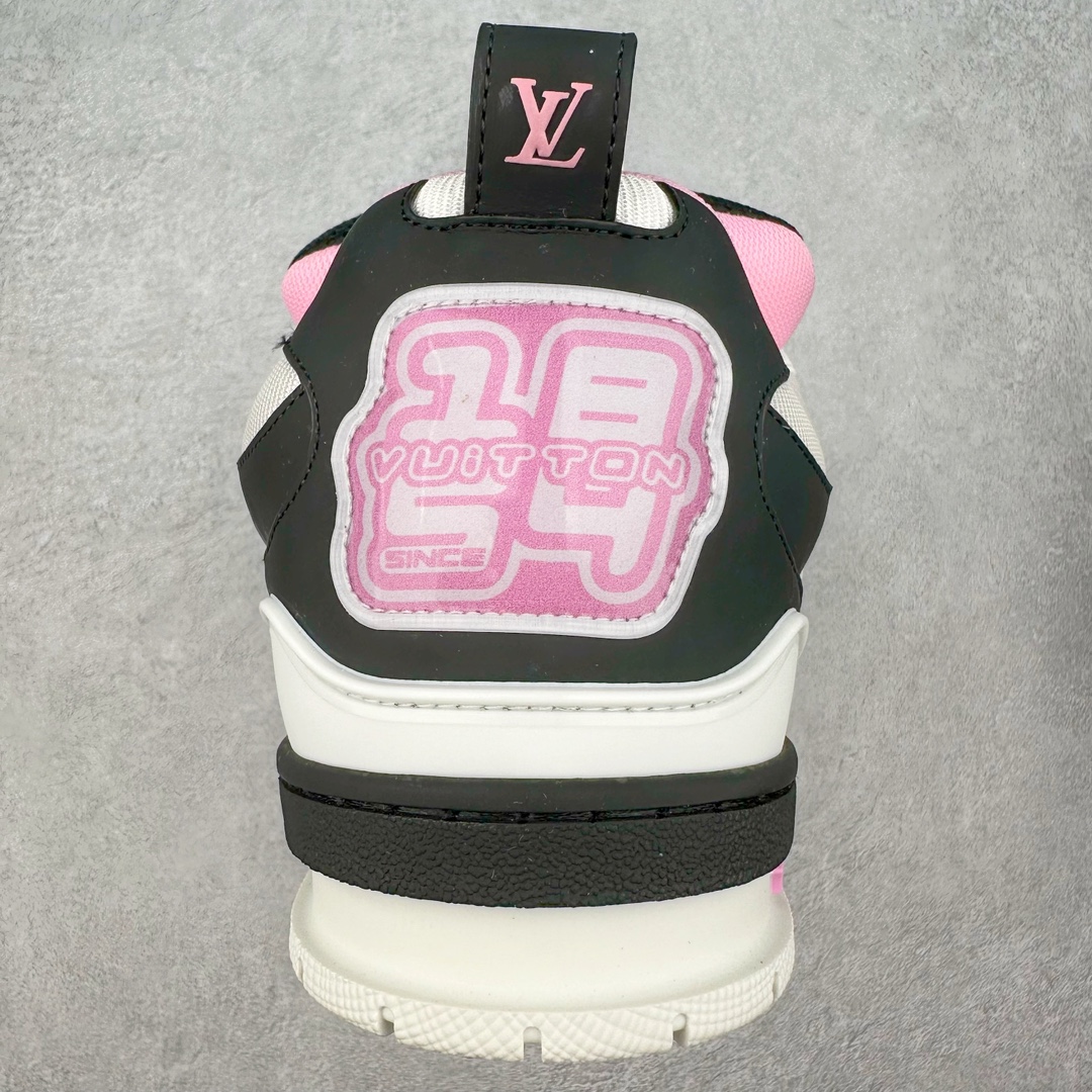 图片[8]-LOUIS VUITTON Skate lv小牛皮超大花朵印花低帮板鞋 市场所有版本中综合最强的货品 GD实力大厂出品 全网最全配色更新最快 最成熟的做工稳定的品控 完美鞋型超高的清洁度 零毛边线头瑕疵 全套原楦原纸版原鞋开模 全网最具灵魂的版型 正确原装黄色鞋盒 正确中底印花 鞋面印花3D高频深度立体 全鞋电脑针车 紧密相连 针距密度一致 环保乳胶注塑鞋垫 厚度脚感还原原版 皮面裁剪部位 统一油边封口工艺 原装橡胶大底含胶量大底组合零偏差 专柜全套包装 防尘袋 说明书 质保卡 男女鞋 尺码：35 36 37 38 39 40 41 42 43 44 45-选品中心