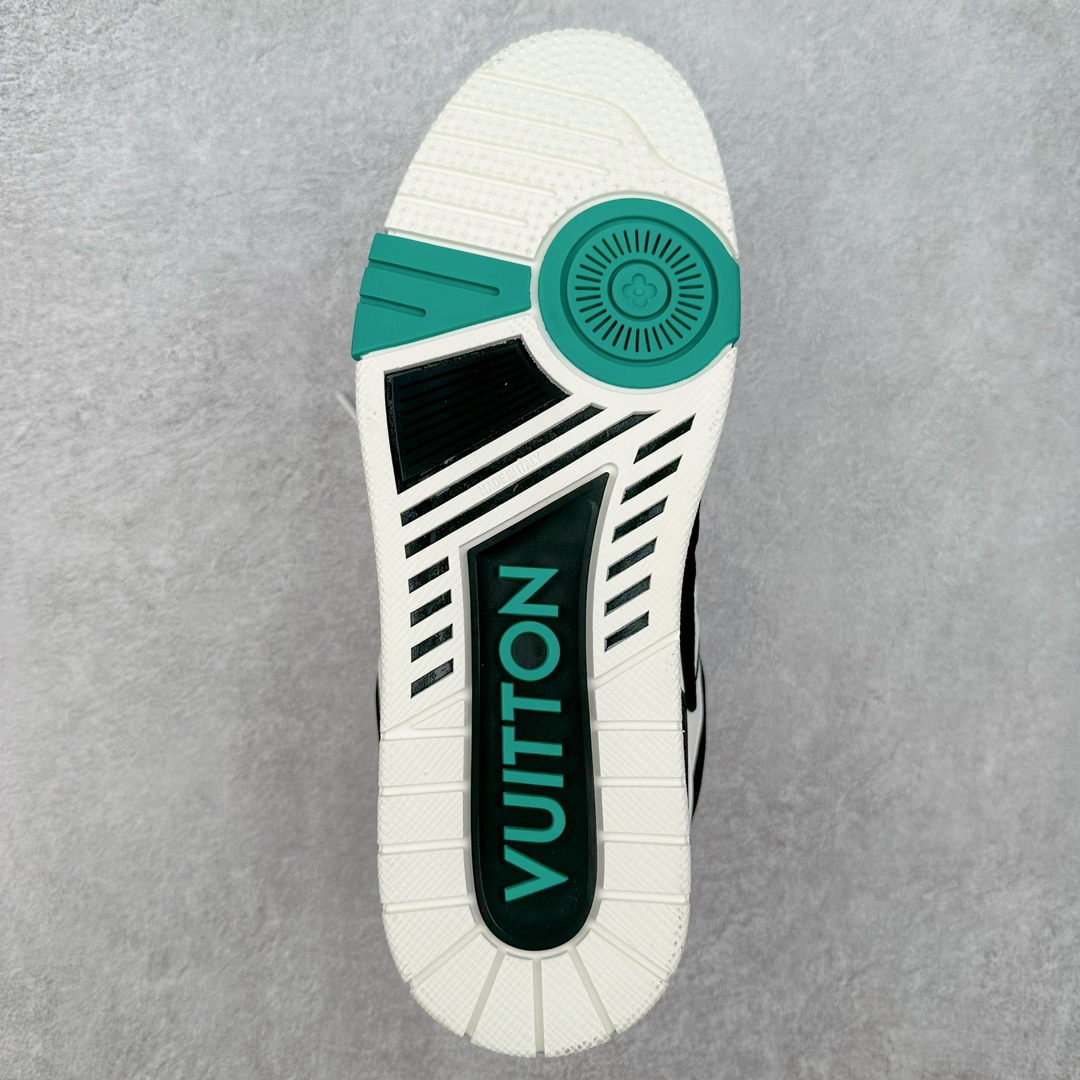 图片[9]-LOUIS VUITTON Skate lv小牛皮超大花朵印花低帮板鞋 市场所有版本中综合最强的货品 GD实力大厂出品 全网最全配色更新最快 最成熟的做工稳定的品控 完美鞋型超高的清洁度 零毛边线头瑕疵 全套原楦原纸版原鞋开模 全网最具灵魂的版型 正确原装黄色鞋盒 正确中底印花 鞋面印花3D高频深度立体 全鞋电脑针车 紧密相连 针距密度一致 环保乳胶注塑鞋垫 厚度脚感还原原版 皮面裁剪部位 统一油边封口工艺 原装橡胶大底含胶量大底组合零偏差 专柜全套包装 防尘袋 说明书 质保卡 男女鞋 尺码：35 36 37 38 39 40 41 42 43 44 45-选品中心