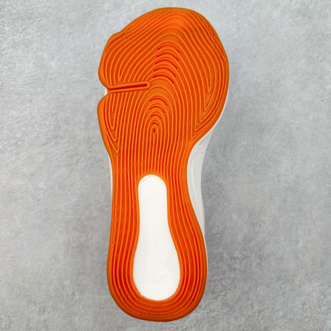 图片[9]-NK G.T. Hustle 3 Blueprint EP 「蓝图」 配色货号：HJ9084-100 中底Mustang 缓震配置与前足 Zoom Strobel 缓震配置合体组成双重 Air Zoom 缓震配置为关键区域缔造澎湃弹力 前掌的 Air Zoom 气垫单元凭借出众的能量回馈助你保持运动状态 RadialKnit 鞋面首次应用于 Nike 篮球鞋，提供轻盈包裹效果，轻松跟上，你的运动节奏。穿上 G.T.Hustle3 助你在比赛最后关键时刻扭转势头。前足 AirZoom 缓震配置，带来出众能量回馈，助你轻松击败对手。尺码：36 36.5 37.5 38 38.5 39 40 40.5 41 42 42.5 43 44 44.5 45-选品中心