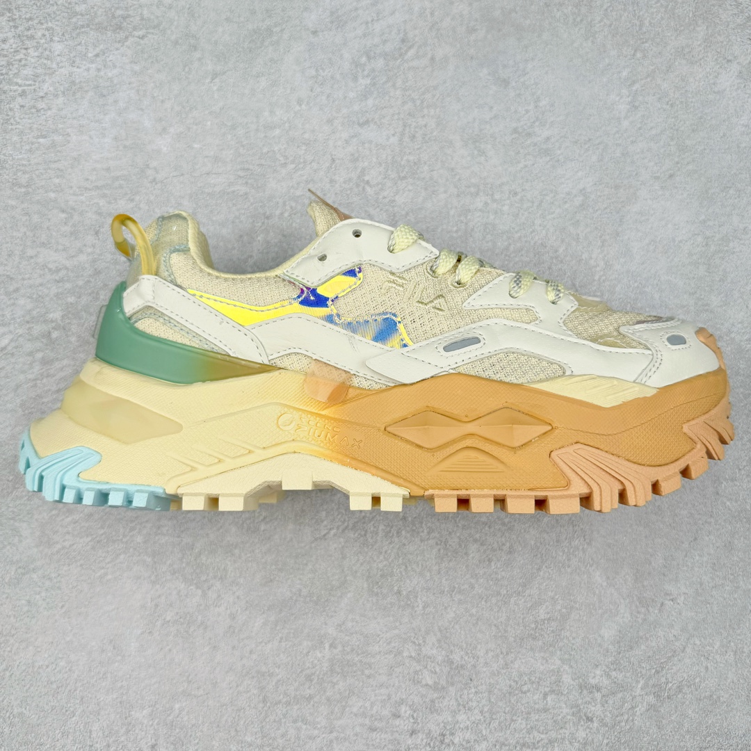 斐乐Fila Fusion Bianco 硬糖系列老爹风增高厚底复古中性休闲运动慢跑鞋 FILA FUSION正式推出全新BIANCO硬糖鞋，该鞋款灵感来自于阿尔卑斯山最高峰Moute Bianco的灵感，同时全掌搭载TECNO-PIUMAX轻能发泡科技，鞋面上穿插了层次丰富的设计，更增添酷炫感。大底采用山峦起伏的设计理念，整个夏天，带你感受来自阿尔卑斯雪山的凉爽。BIANCO硬糖鞋是FILA FUSION为女性打造的全新专属鞋款，BIANCO在意大利语中意为白色，BIANCO鞋底上的棱形结构意为雪山上晶莹剔透的水晶，又好像一颗颗甜美的硬糖，代表着外表绚丽、内心坚定，拥有自己主张的女性主义。让每个穿上的女生都能做最亮的高冷百变女王，可甜可飒，夏日炎炎，有硬糖更甜！尺码：35.5 36 36.5 37.5 38 38.5 39 40-选品中心