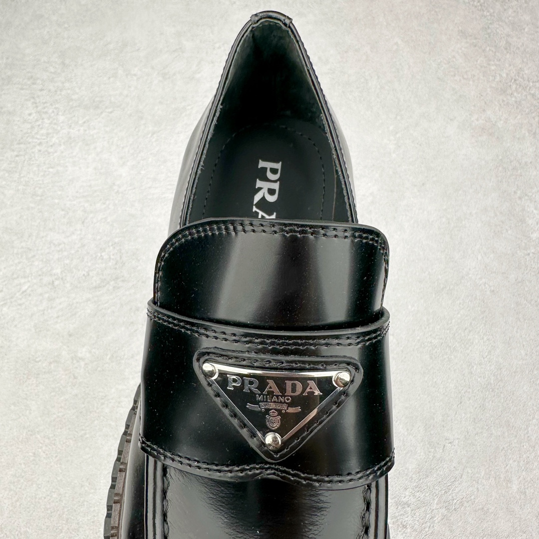 图片[5]-PRADAN 2023年春夏最好的穿的乐福鞋 没有之一鞋型秀气大方 三角标加持 高级感拉满 无论日常通勤还是小场合都能穿出气场意大利著名的奢侈品品牌 普拉达这款牛皮面演绎prada式的黑暗优雅风情 鞋头很是秀气 鞋楦的复古与时尚平衡的非常好 没有平时别的款式的呆板整体是休闲时尚风 风格简约大方 舒适轻便 小牛皮鞋面超级软触感亲肤而光滑 很显质感也很好打理 设计摆脱路人感 打破沉闷单调 真的超级清秀百搭 而且这款增高效果一绝 特别有英伦风但又不是太过于复古的也很符合都市年轻人的审美 尺码：35 36 37 38 39 40-选品中心