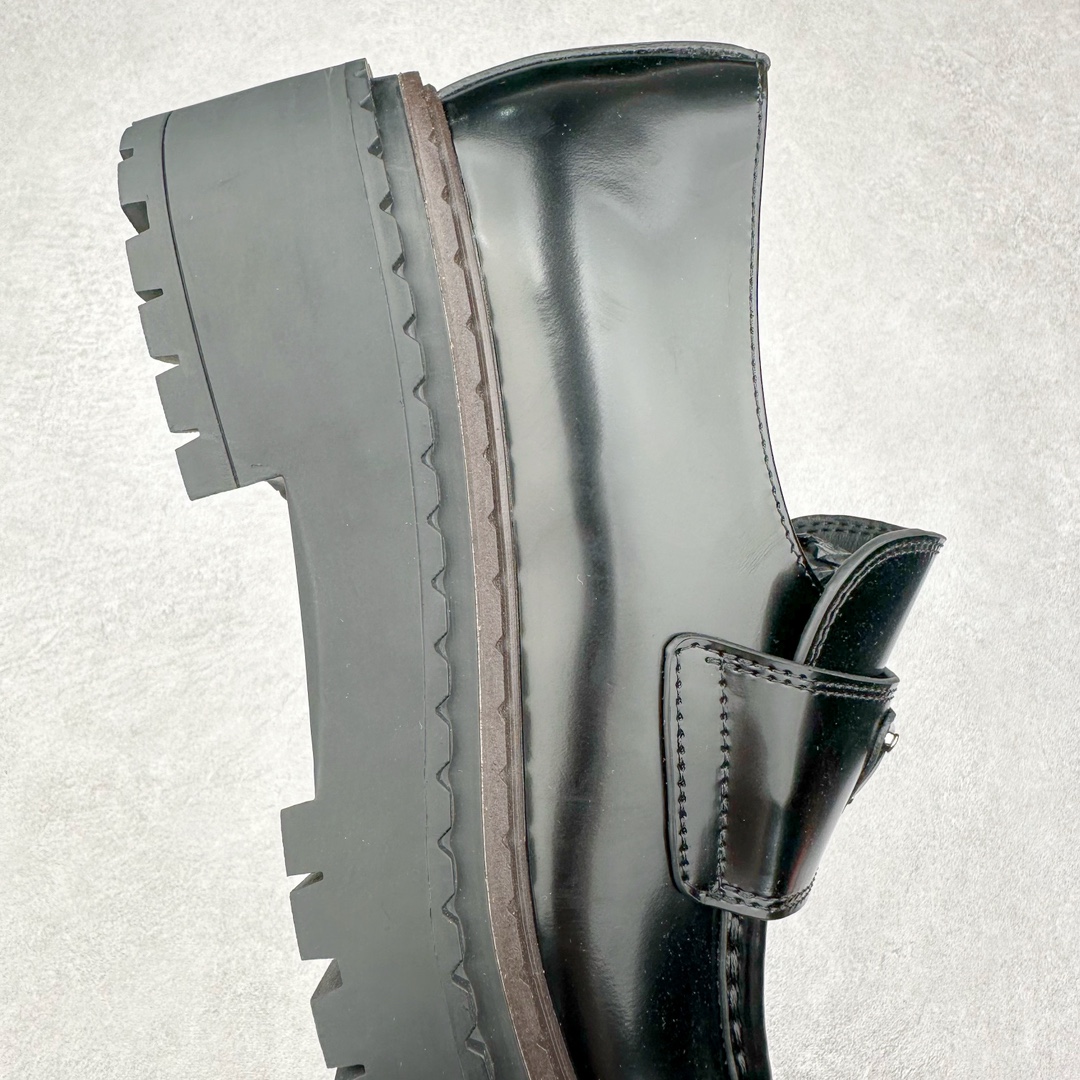 图片[6]-PRADAN 2023年春夏最好的穿的乐福鞋 没有之一鞋型秀气大方 三角标加持 高级感拉满 无论日常通勤还是小场合都能穿出气场意大利著名的奢侈品品牌 普拉达这款牛皮面演绎prada式的黑暗优雅风情 鞋头很是秀气 鞋楦的复古与时尚平衡的非常好 没有平时别的款式的呆板整体是休闲时尚风 风格简约大方 舒适轻便 小牛皮鞋面超级软触感亲肤而光滑 很显质感也很好打理 设计摆脱路人感 打破沉闷单调 真的超级清秀百搭 而且这款增高效果一绝 特别有英伦风但又不是太过于复古的也很符合都市年轻人的审美 尺码：35 36 37 38 39 40-选品中心