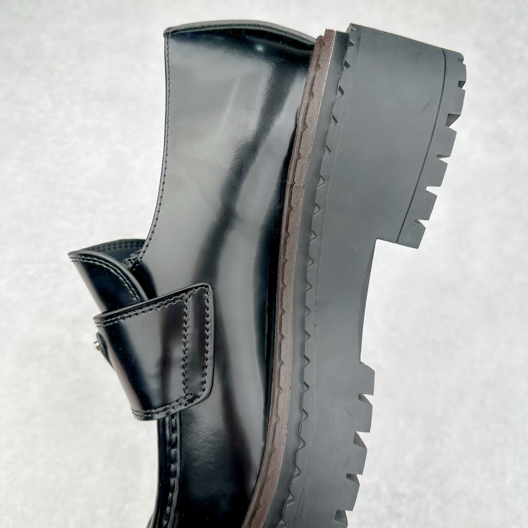 图片[7]-PRADAN 2023年春夏最好的穿的乐福鞋 没有之一鞋型秀气大方 三角标加持 高级感拉满 无论日常通勤还是小场合都能穿出气场意大利著名的奢侈品品牌 普拉达这款牛皮面演绎prada式的黑暗优雅风情 鞋头很是秀气 鞋楦的复古与时尚平衡的非常好 没有平时别的款式的呆板整体是休闲时尚风 风格简约大方 舒适轻便 小牛皮鞋面超级软触感亲肤而光滑 很显质感也很好打理 设计摆脱路人感 打破沉闷单调 真的超级清秀百搭 而且这款增高效果一绝 特别有英伦风但又不是太过于复古的也很符合都市年轻人的审美 尺码：35 36 37 38 39 40-选品中心