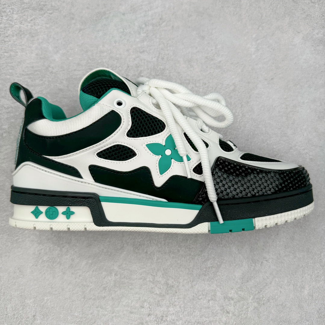 LOUIS VUITTON Skate lv小牛皮超大花朵印花低帮板鞋 市场所有版本中综合最强的货品 GD实力大厂出品 全网最全配色更新最快 最成熟的做工稳定的品控 完美鞋型超高的清洁度 零毛边线头瑕疵 全套原楦原纸版原鞋开模 全网最具灵魂的版型 正确原装黄色鞋盒 正确中底印花 鞋面印花3D高频深度立体 全鞋电脑针车 紧密相连 针距密度一致 环保乳胶注塑鞋垫 厚度脚感还原原版 皮面裁剪部位 统一油边封口工艺 原装橡胶大底含胶量大底组合零偏差 专柜全套包装 防尘袋 说明书 质保卡 男女鞋 尺码：35 36 37 38 39 40 41 42 43 44 45-选品中心