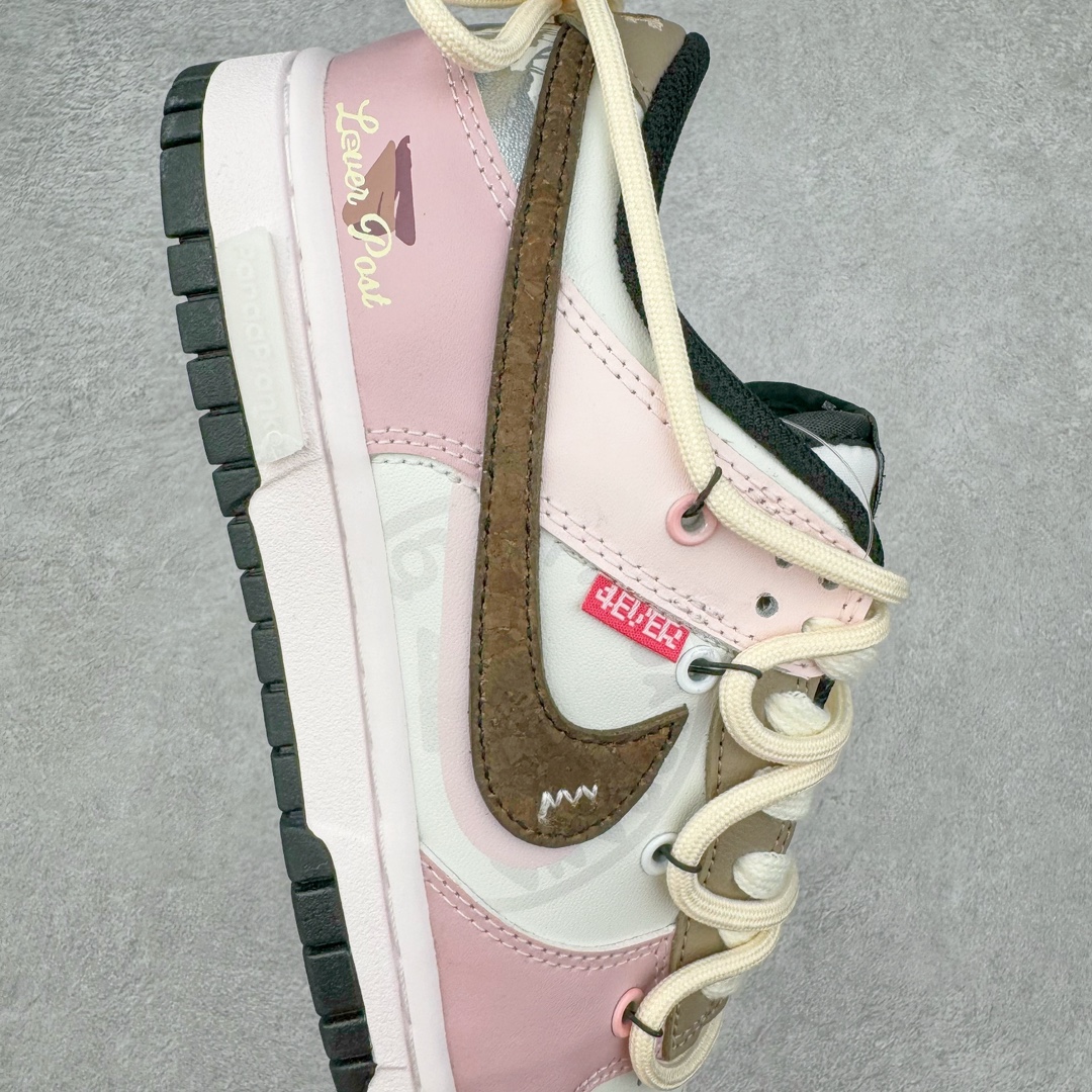 图片[6]-＃YC纯原 NK Dunk Low 心动邮件 心蔷 CW1590-100 定制系列天花板 无原鞋不开发 全系列得物原鞋一比一校对开发 配色持续更新中 终端对接 优势输出 全套原厂楦头原纸板数据档案倾力打造 原汁原味莞产 极致还原 圈内最强针车工艺 高端零售指定版 广东原厂配套原盒原标 鞋盒分三个尺码段 原厂冲刀 超高清洁度 全鞋零毛边皮料切割 采用原厂百宏鞋带以及原厂百宏织唛舌标 内标可供原厂几率过验 进口原装条纹中底布 四线拉帮白色点胶 原厂拉帮手法遵循公司 原厂电绣 极致还原 尺码：35.5 36 36.5 37.5 38 38.5 39 40-选品中心